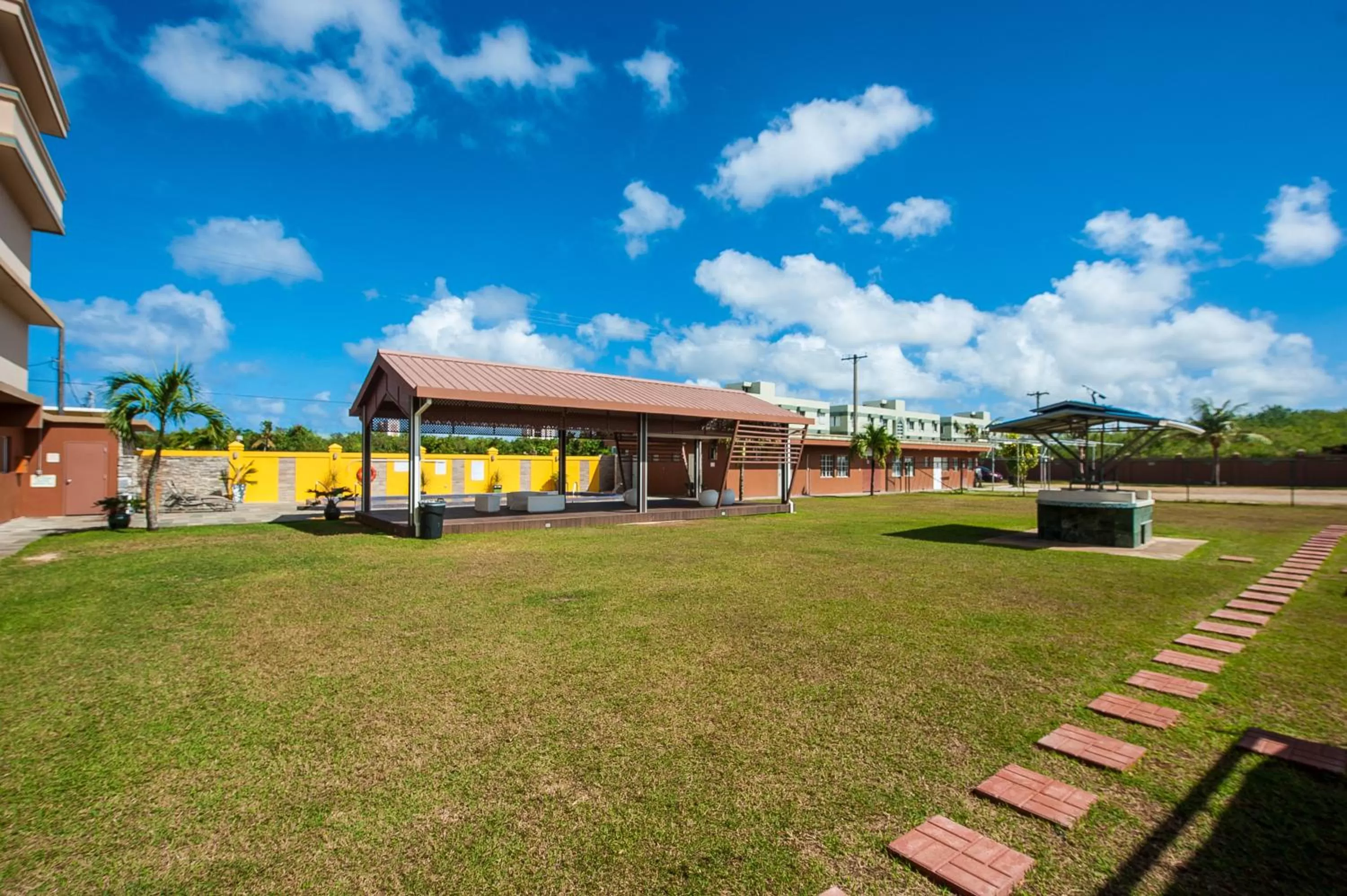 BBQ facilities in Wyndham Garden Guam