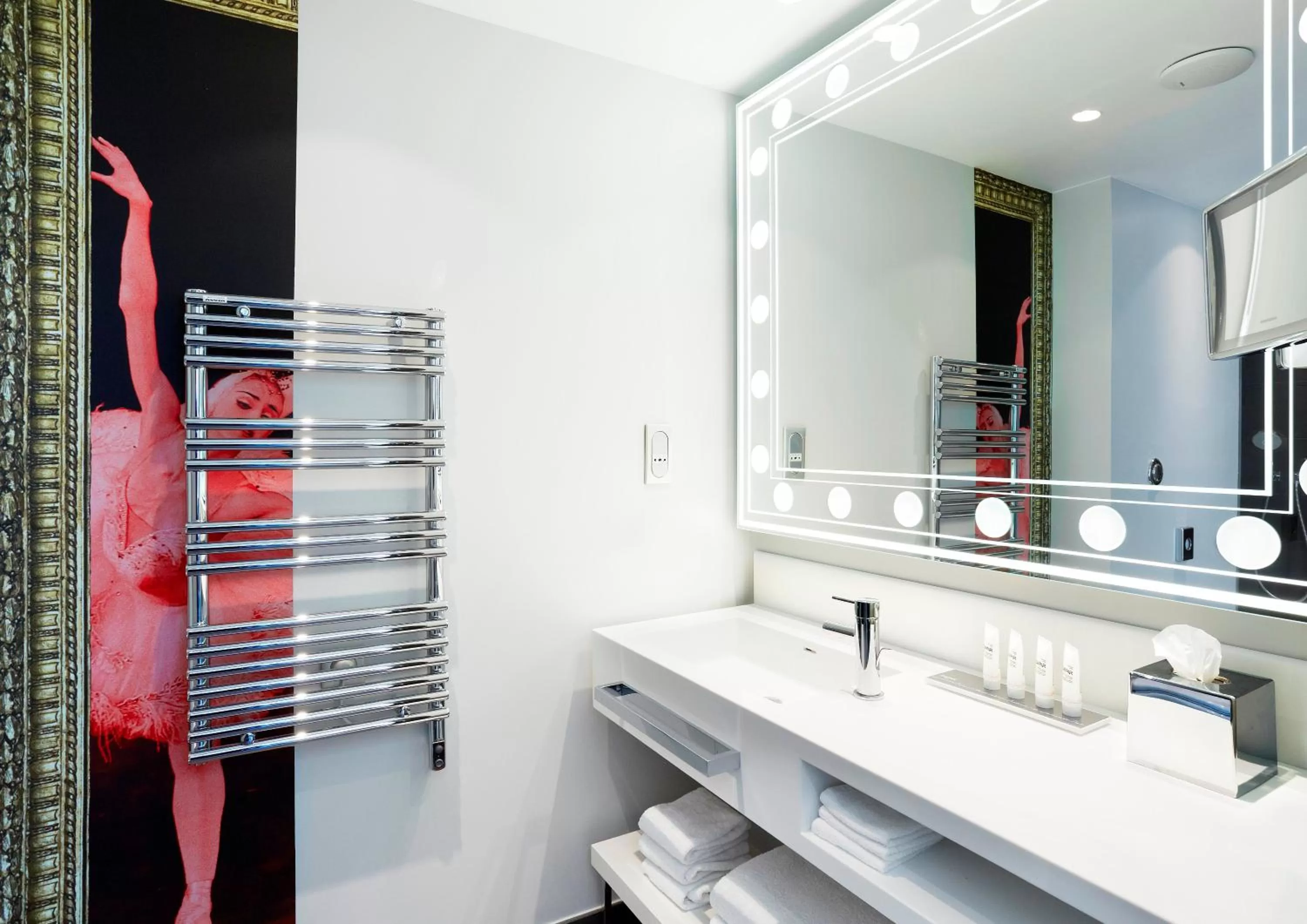 Bathroom in Hotel Indigo Paris - Opera by IHG