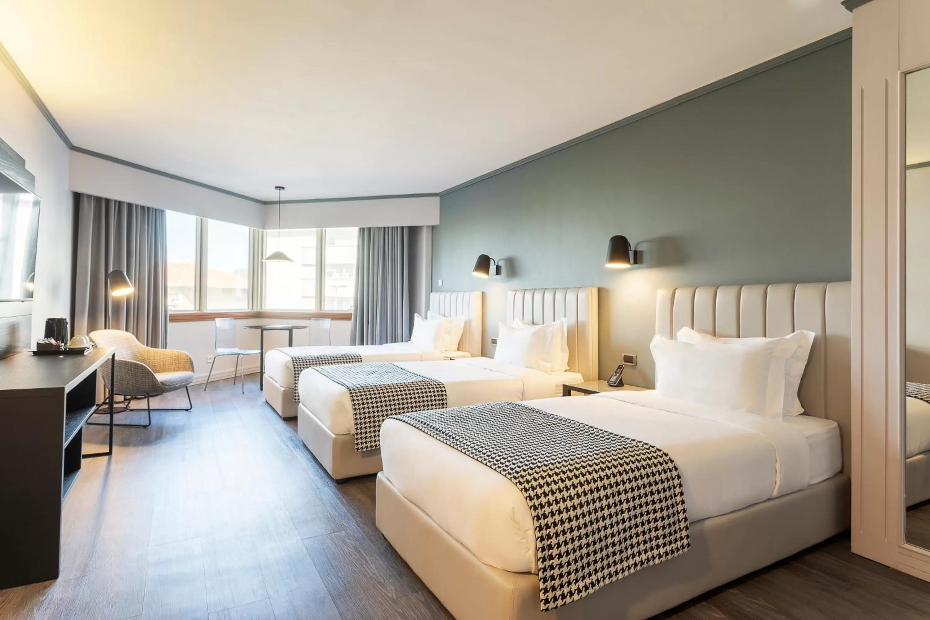 Comfort Triple Room in HF Fénix Porto