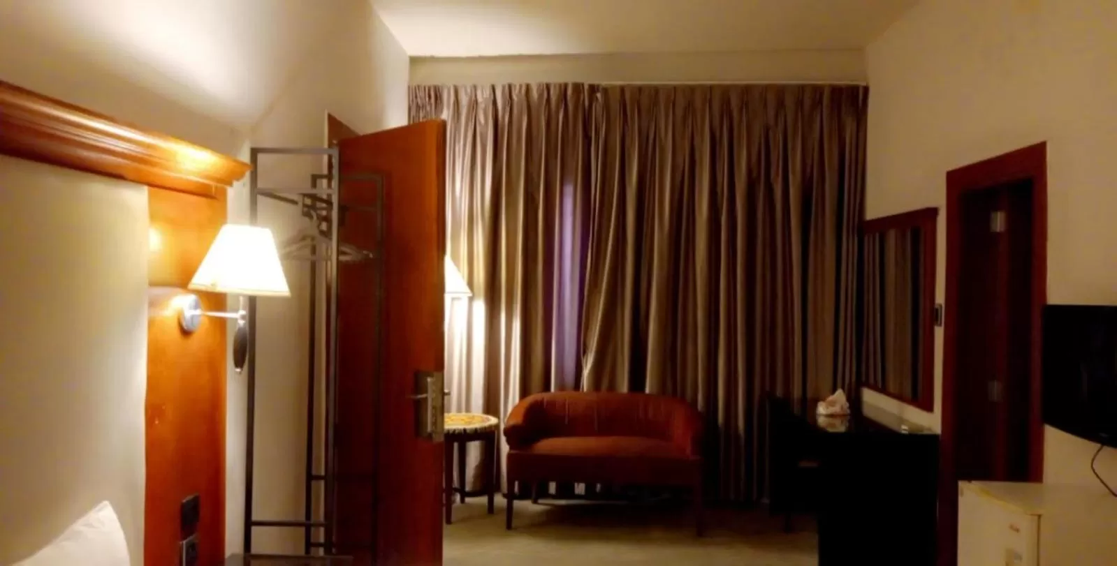 Bed, Seating Area in Amman Pasha Hotel