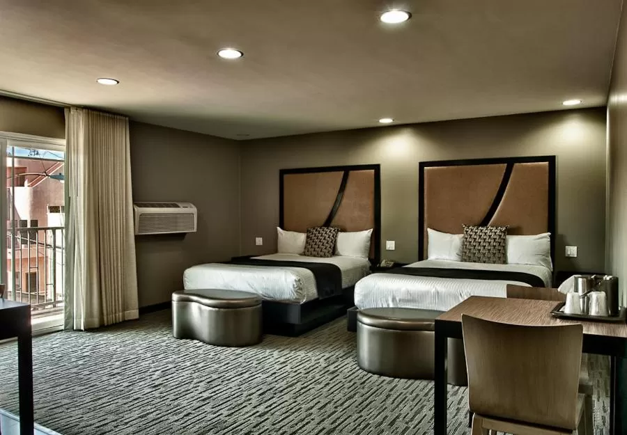 Bed in Grandview Inn