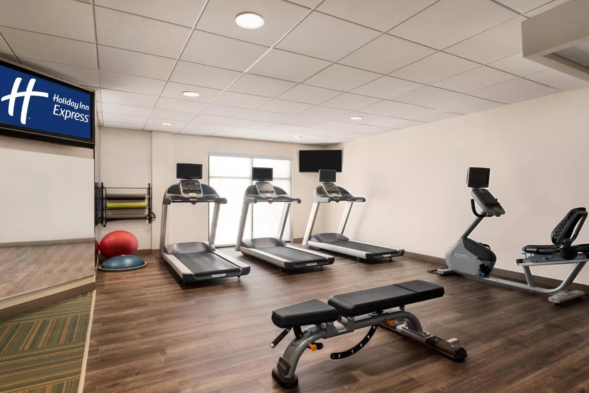 Fitness centre/facilities in Holiday Inn Express & Suites Denver Airport by IHG