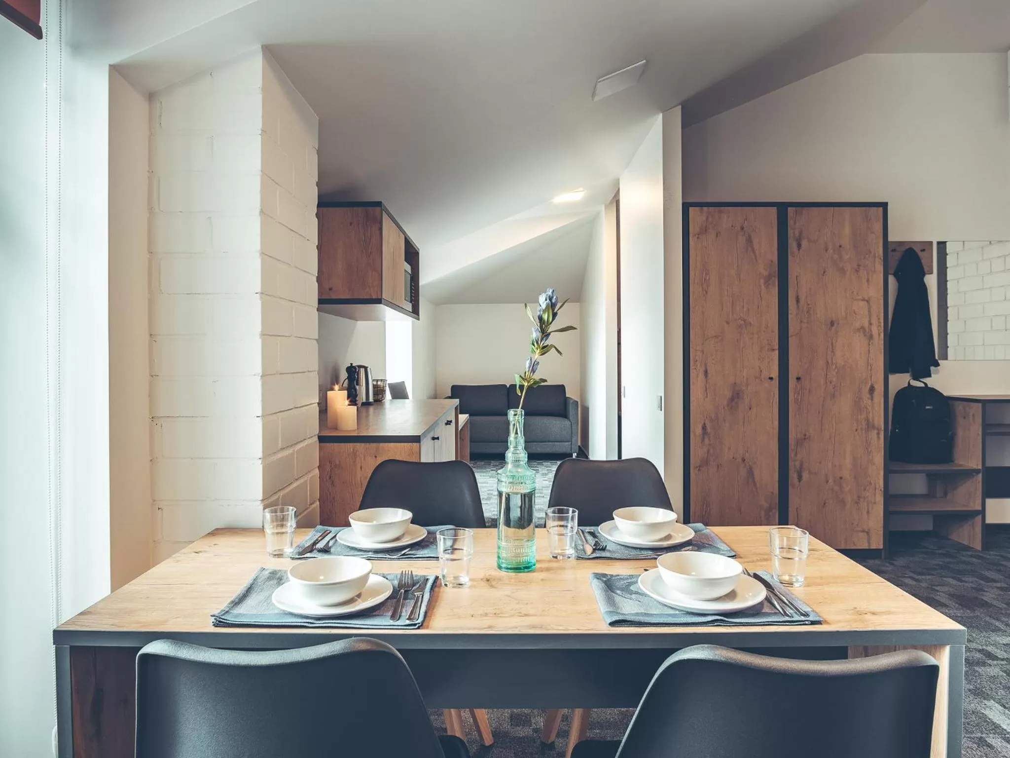 Dining area, Restaurant/Places to Eat in SELF CHECK-IN Hotel Railway Apartments