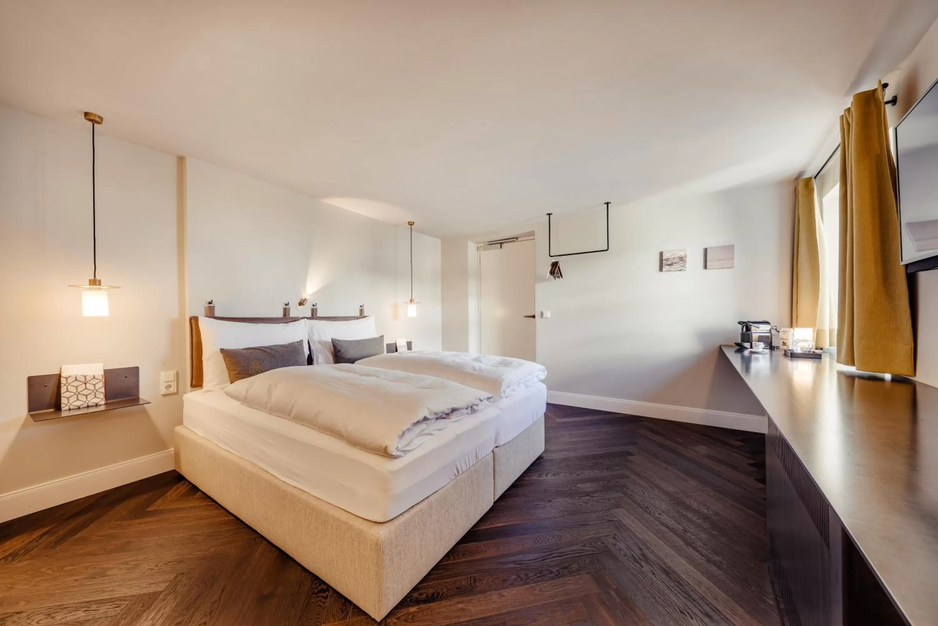 Photo of the whole room, Bed in Boutique Hotel das TSCHOFEN