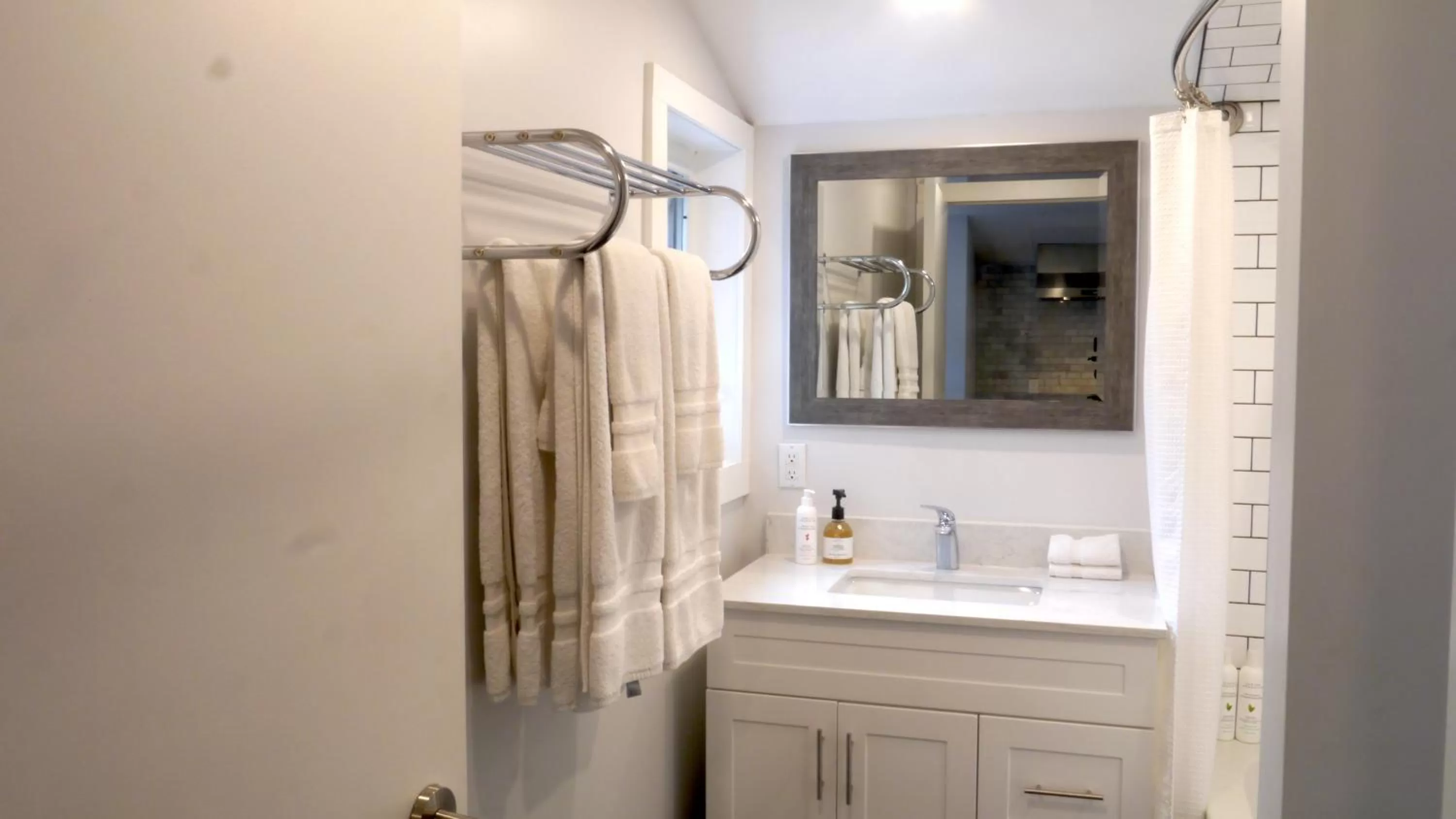 Bathroom in South Landing Inn