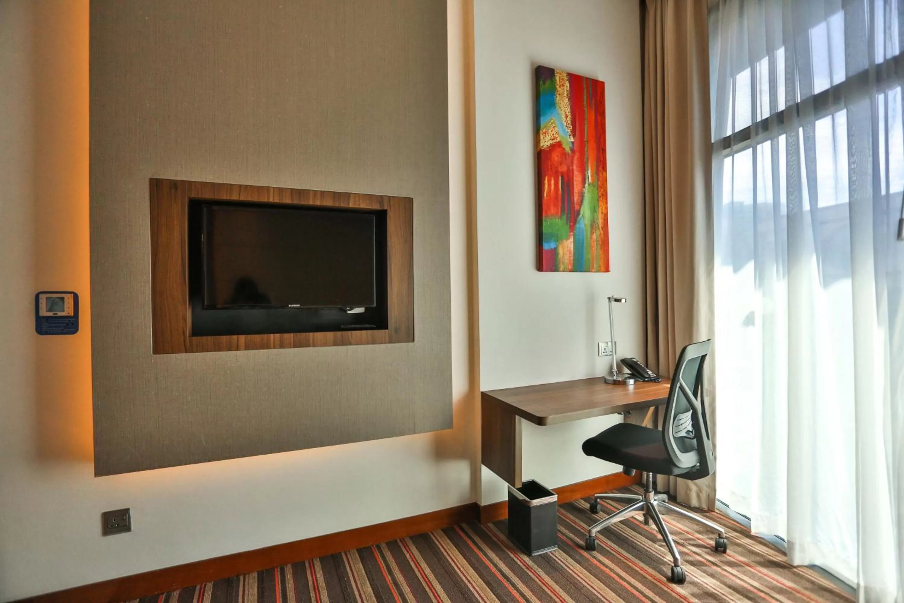 Photo of the whole room in Holiday Inn Express Singapore Clarke Quay by IHG