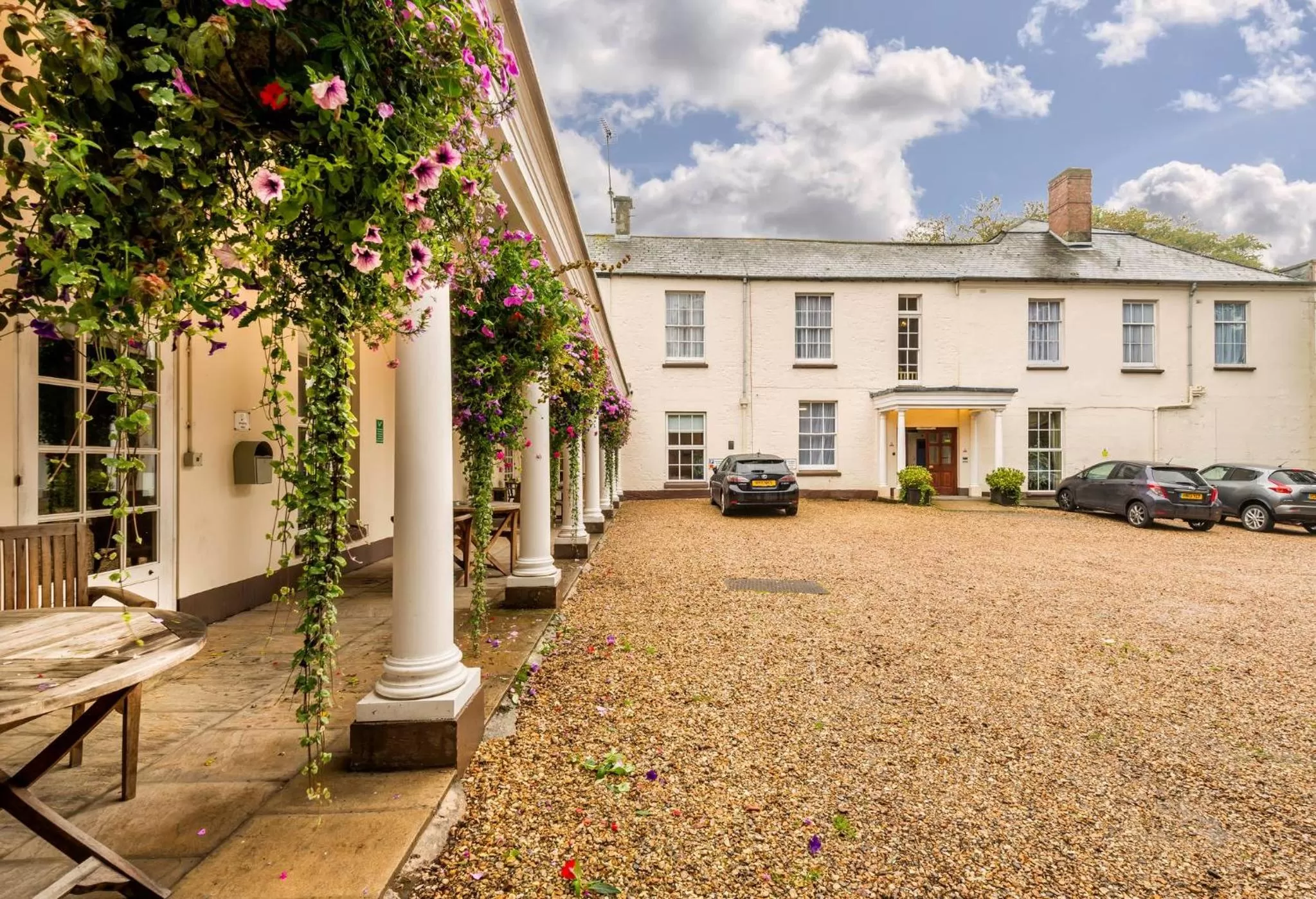 Facade/entrance in Best Western The Royal Chase Hotel