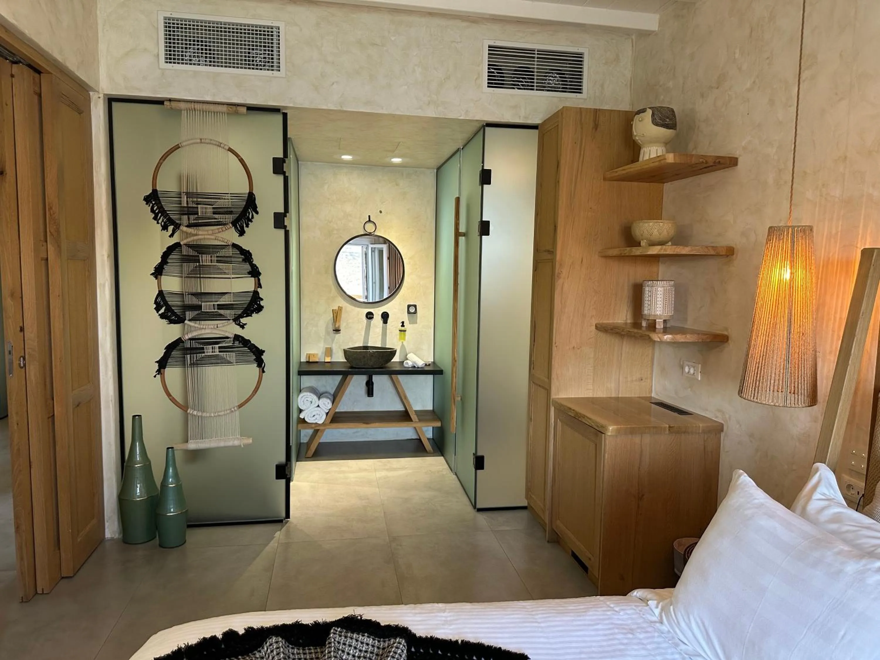 Bedroom, Bed in Panormos Village Hotel