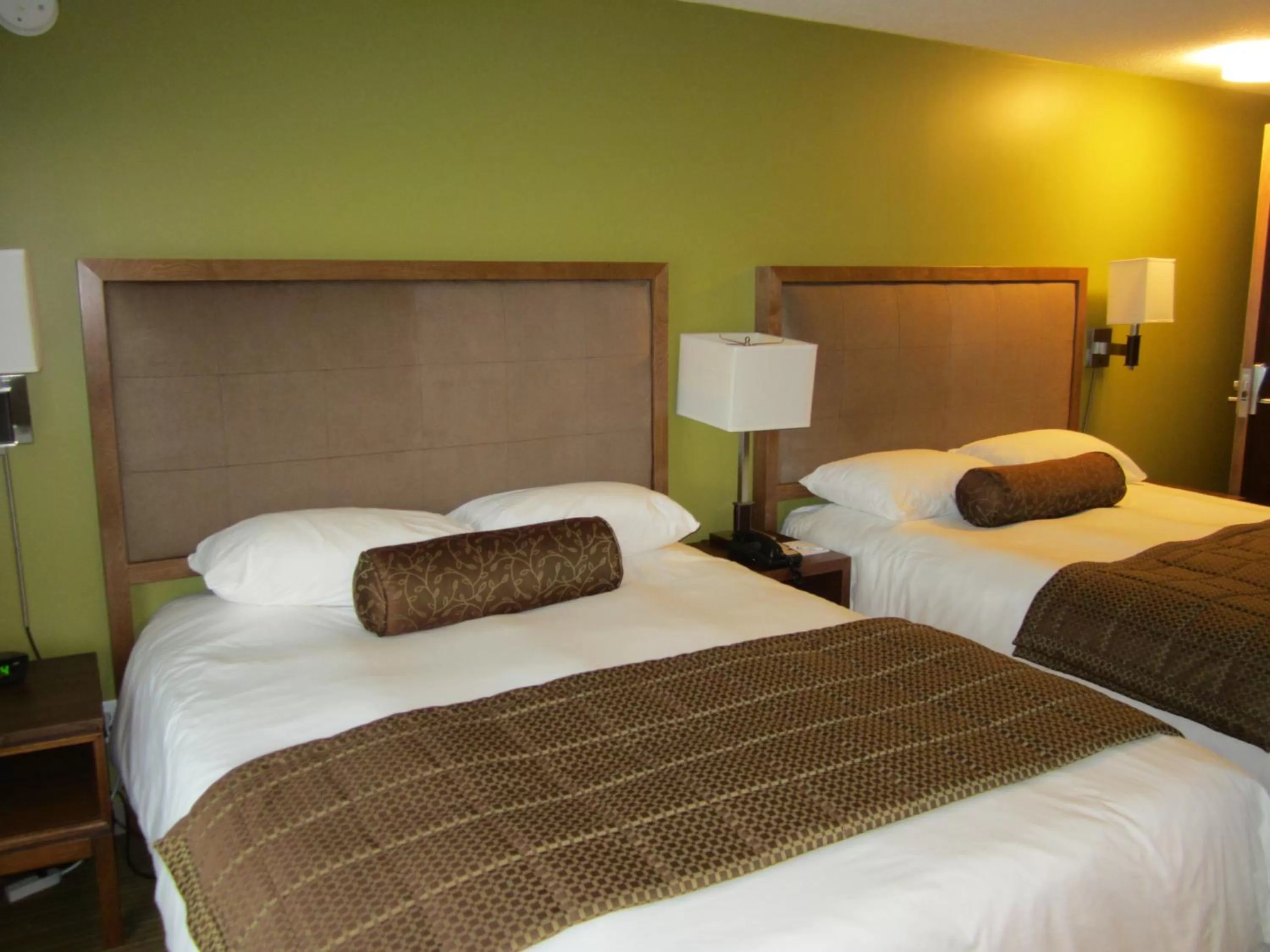 Bedroom, Bed in Inn on the Harbour