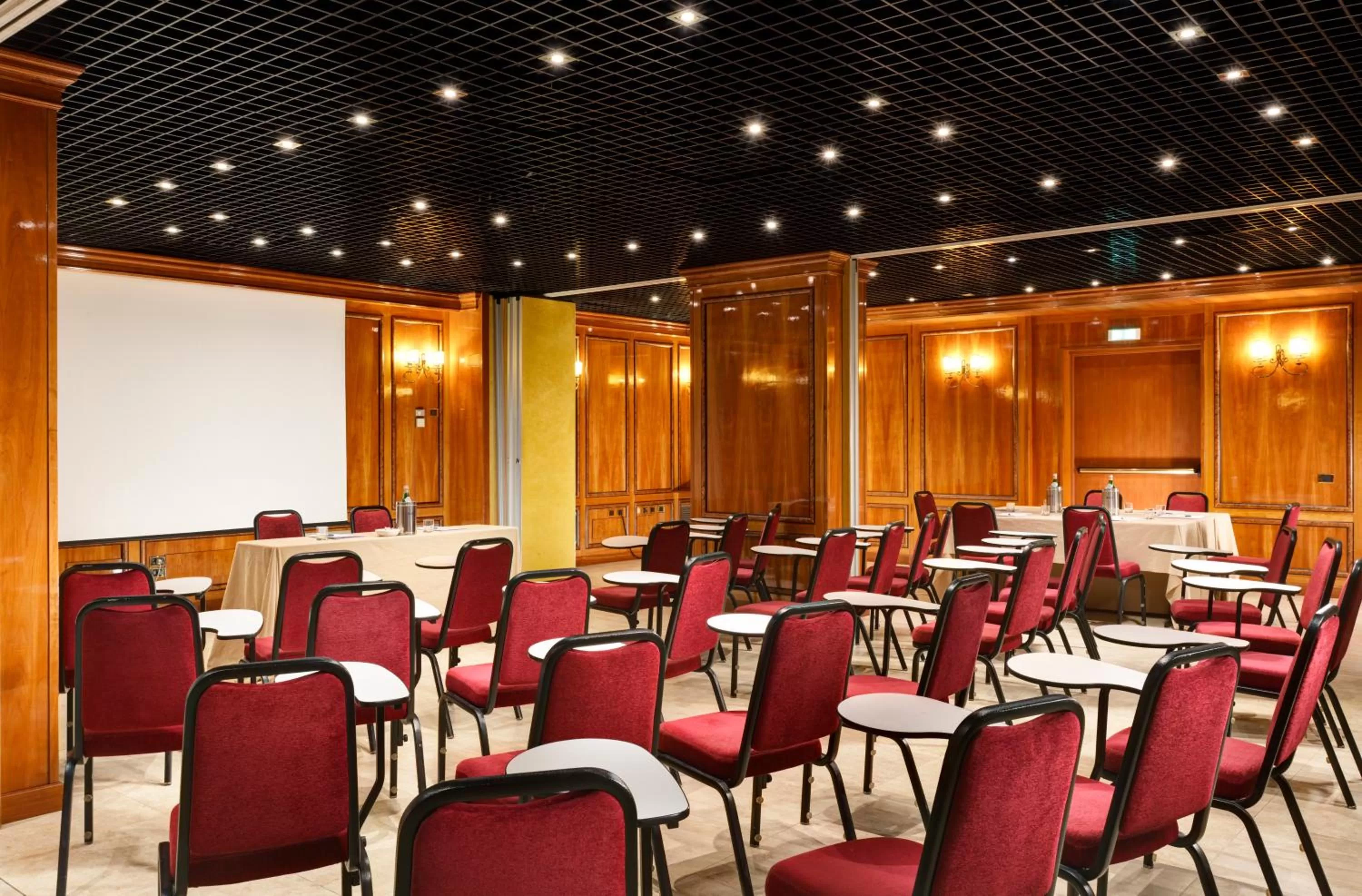 Business facilities in UNA Hotels Scandinavia Milano