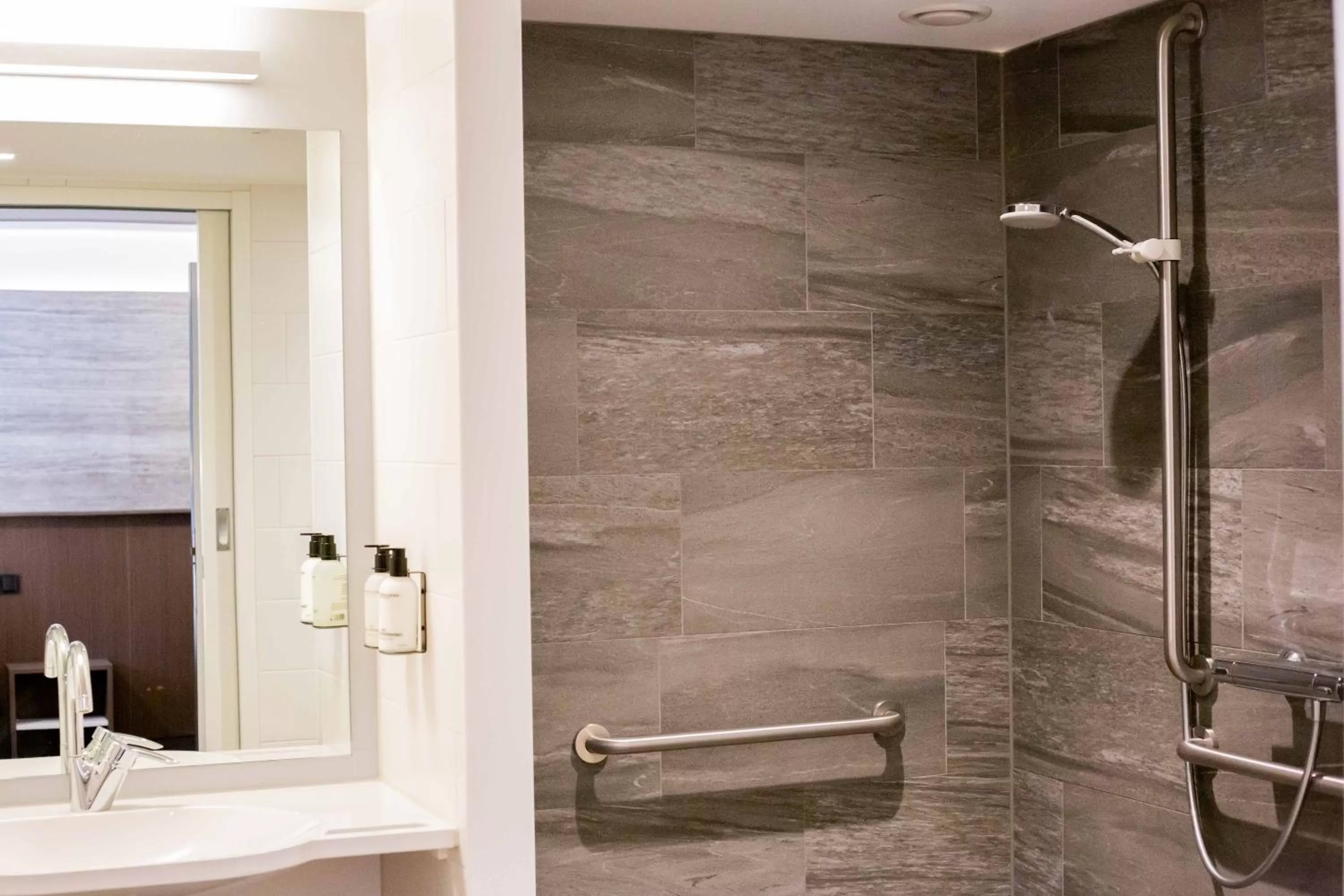 Bathroom in Hotel de Werelt