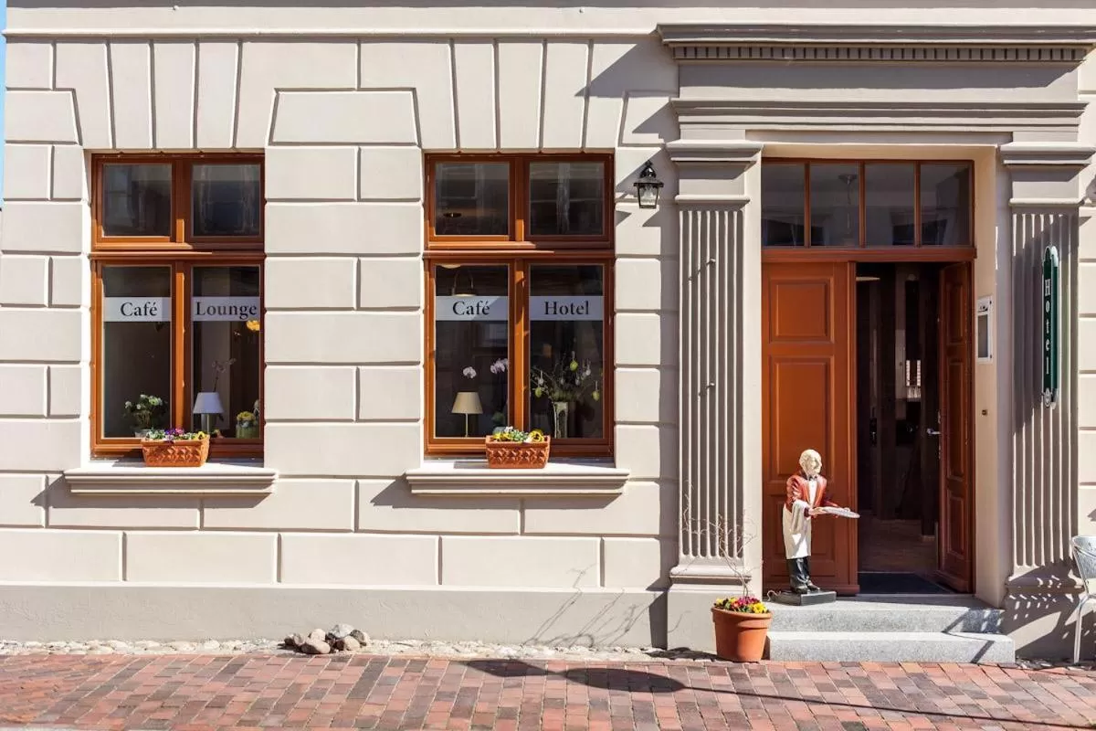 Facade/entrance in Hotel und Restaurant Haus Sajons