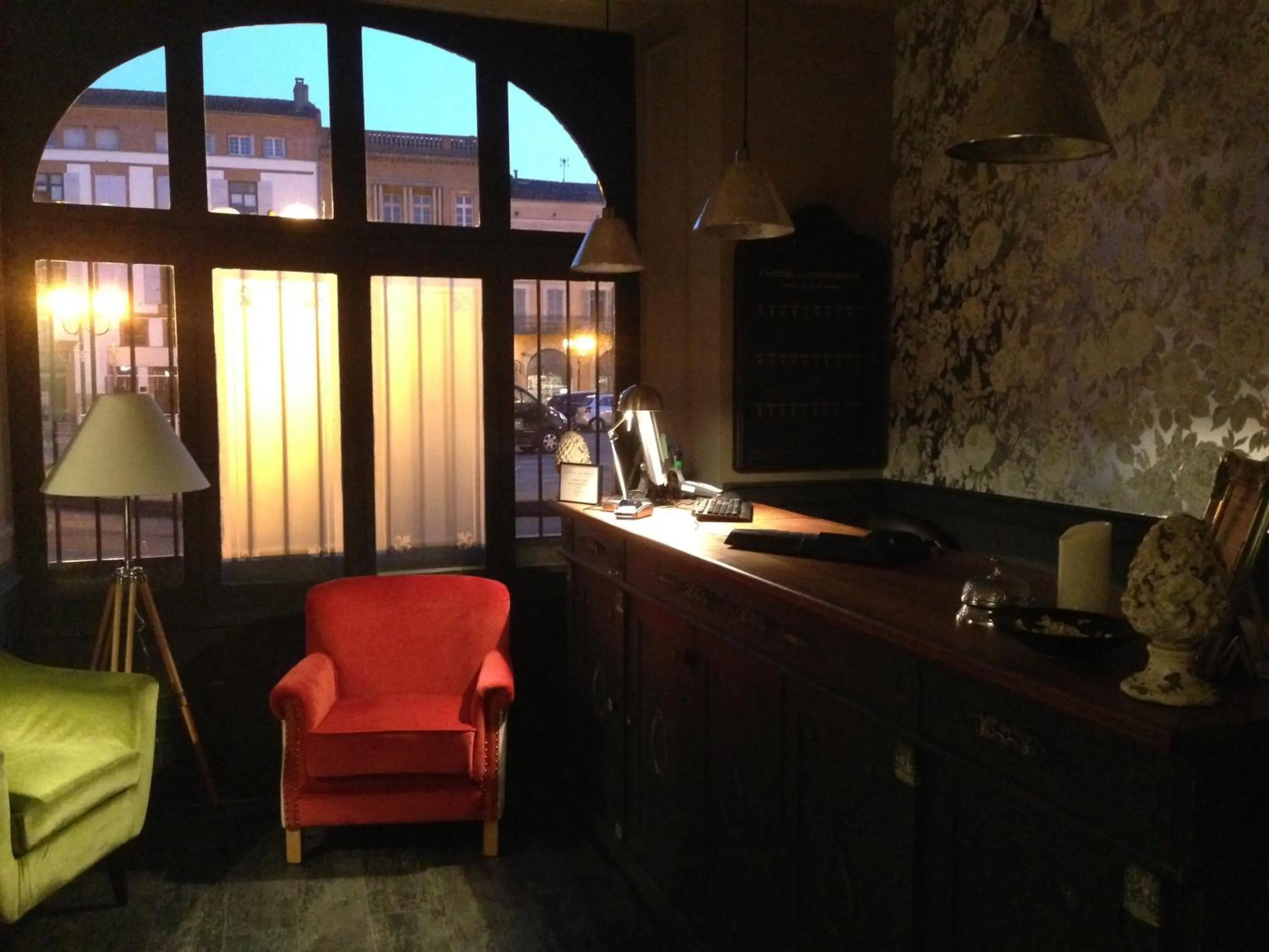 Lobby or reception in Hôtel du Commerce