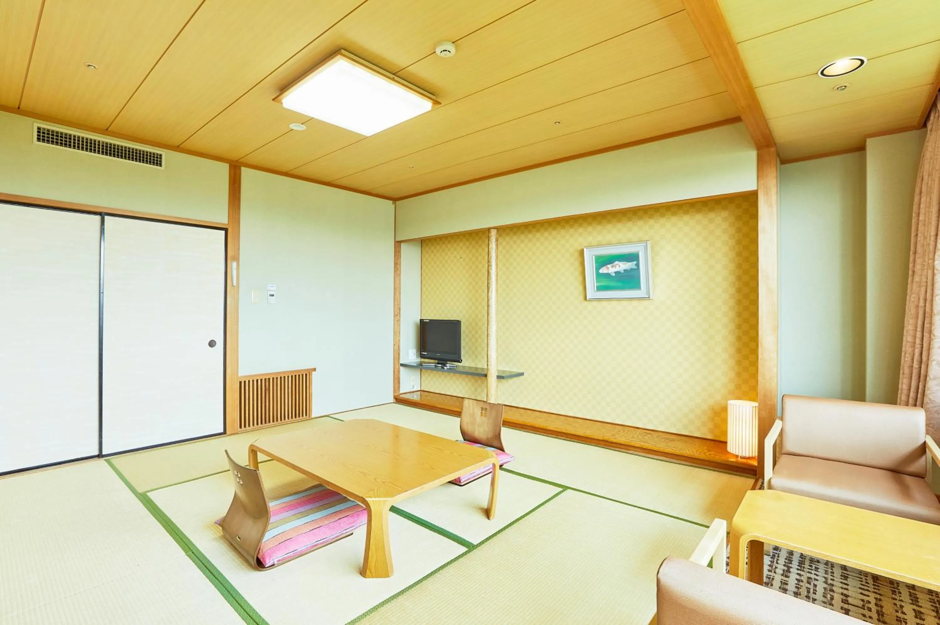 Photo of the whole room in KAMENOI HOTEL Fukui
