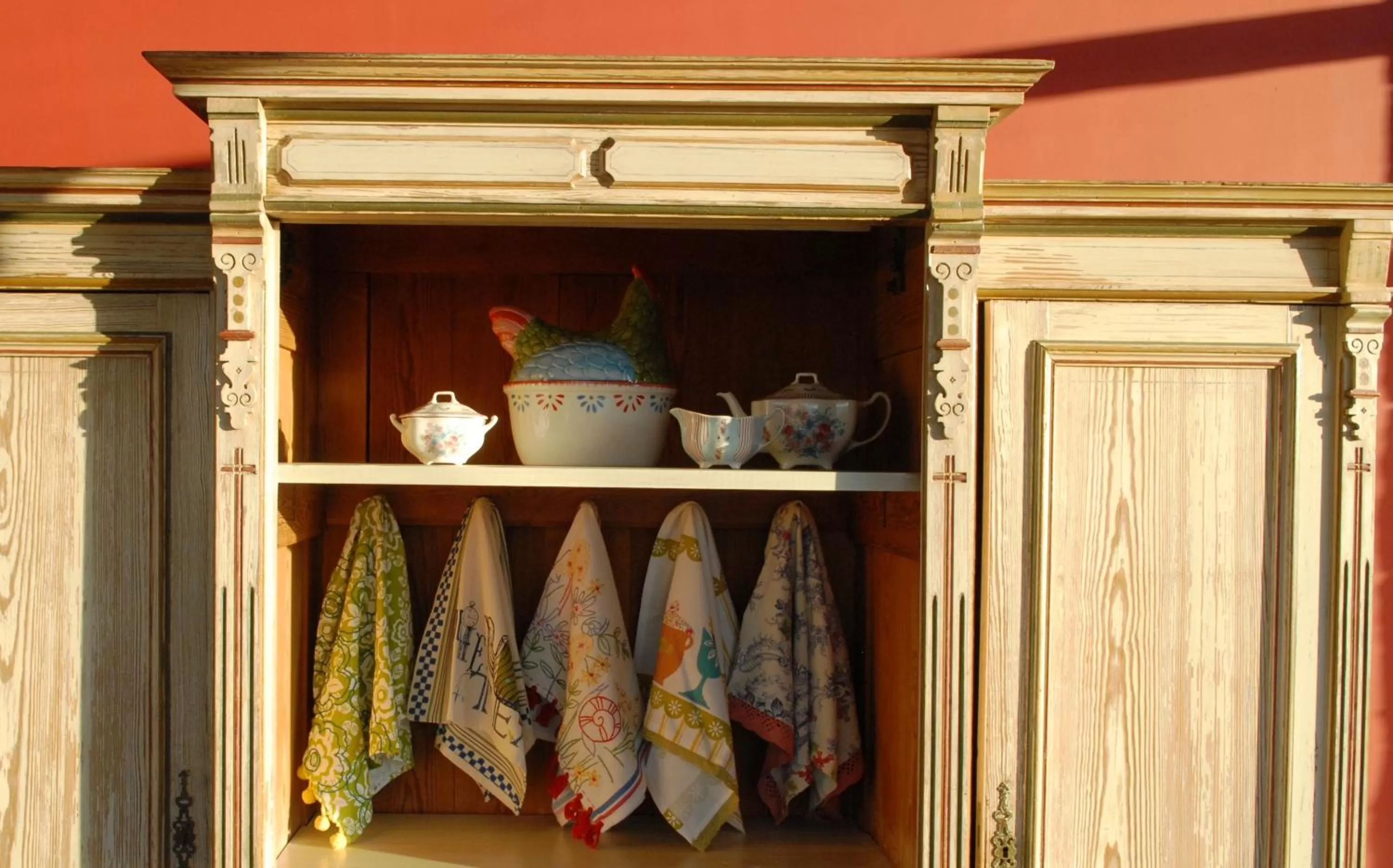 Restaurant/places to eat in Kkala Boutique Hotel