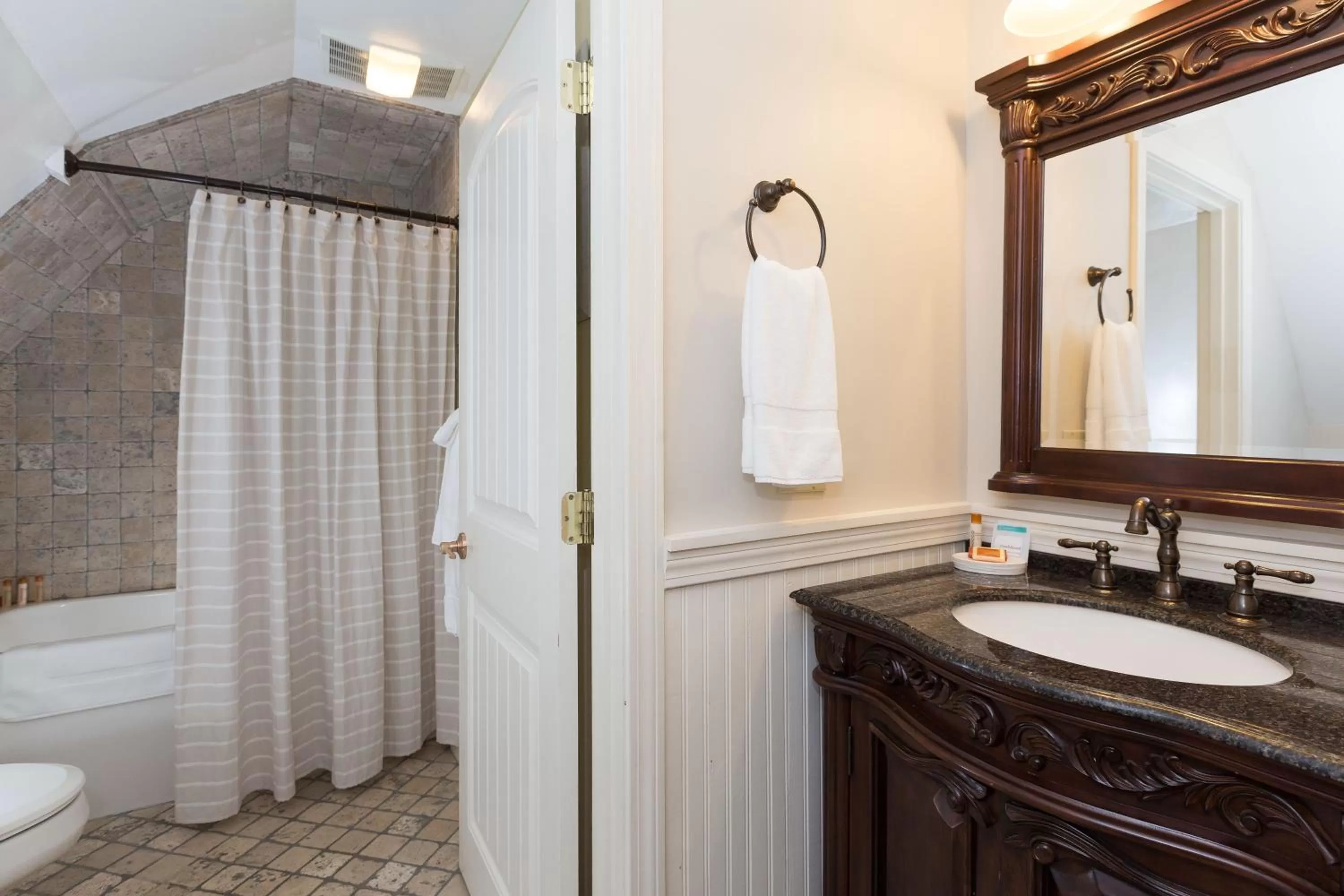 Bathroom in Sheepscot Harbour Village Resort