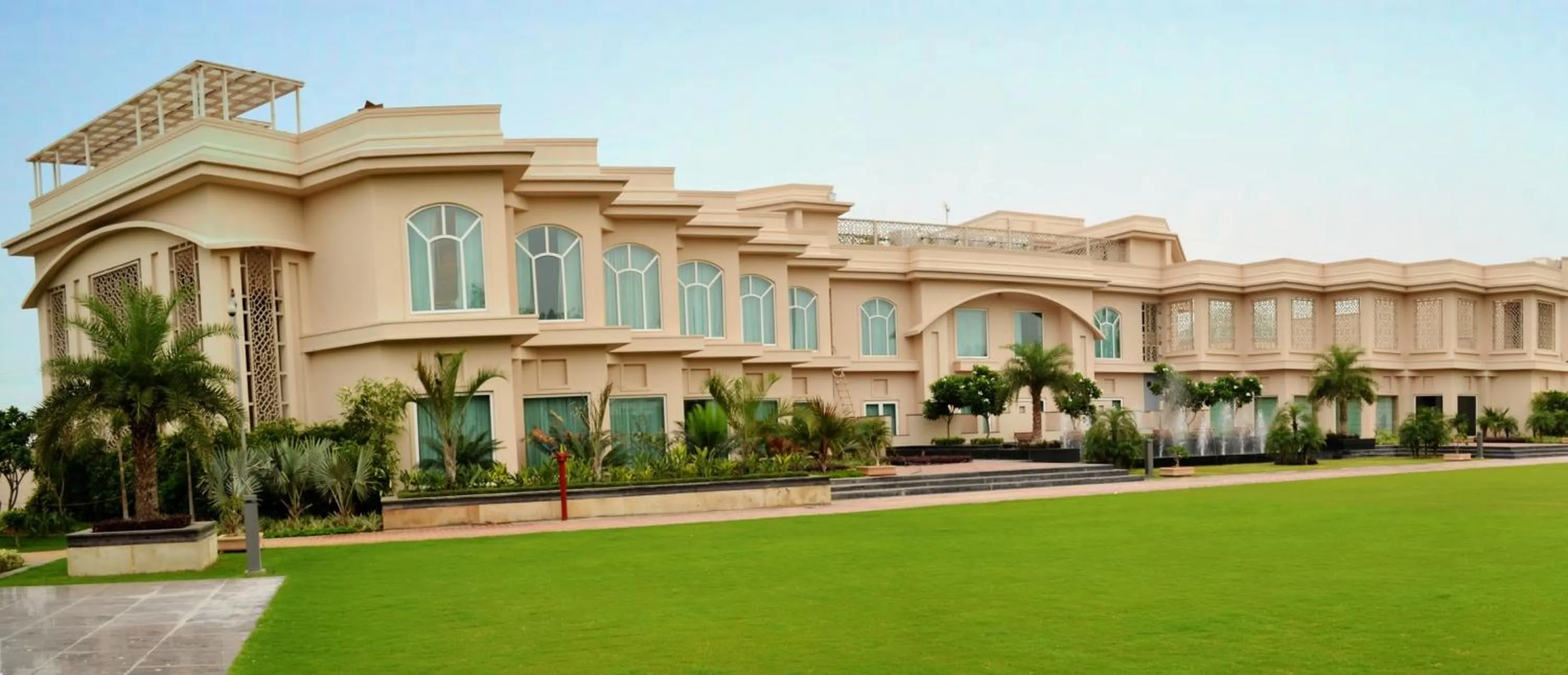 Facade/entrance in The Umrao