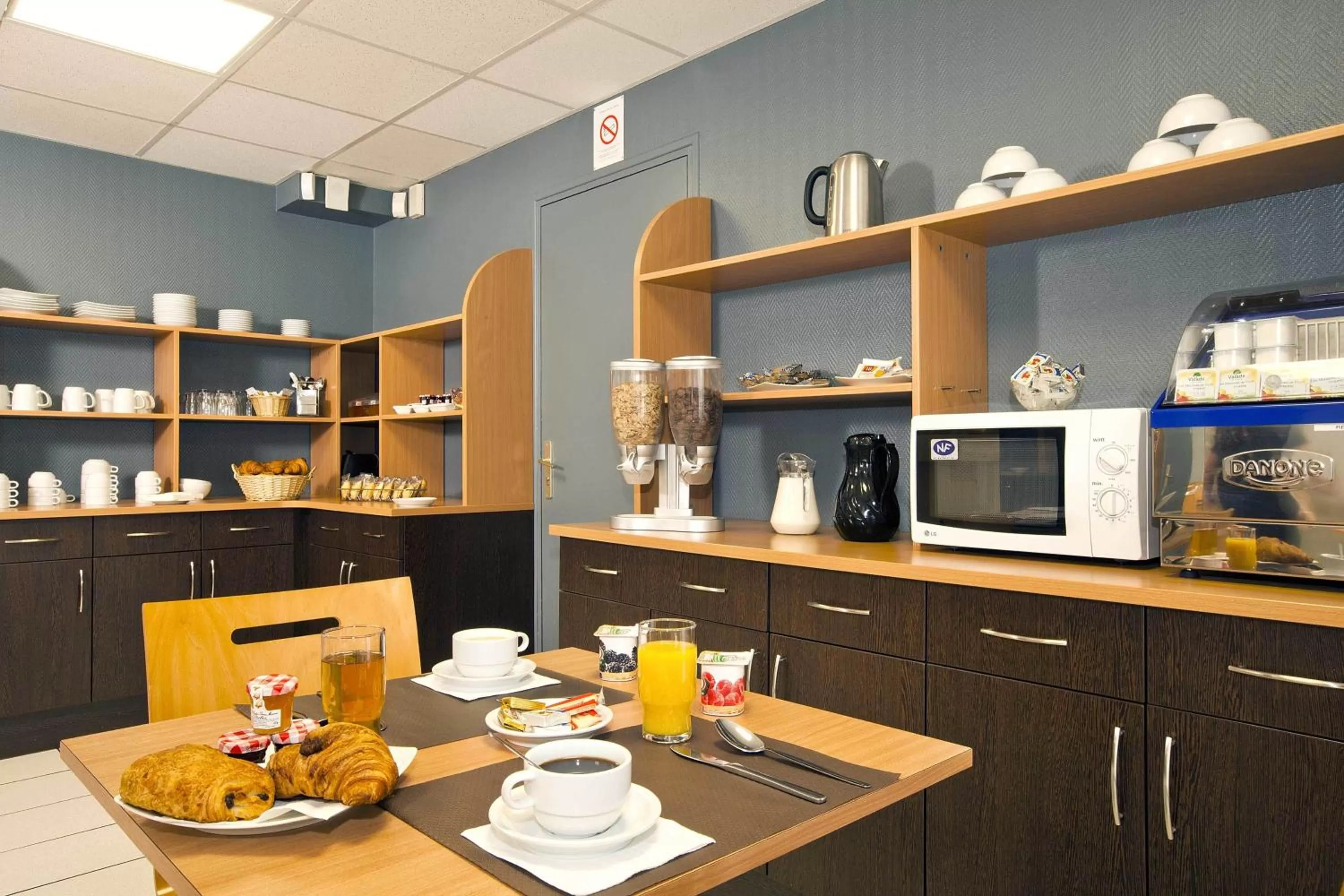 Restaurant/places to eat in Séjours & Affaires Nantes Ducs De Bretagne