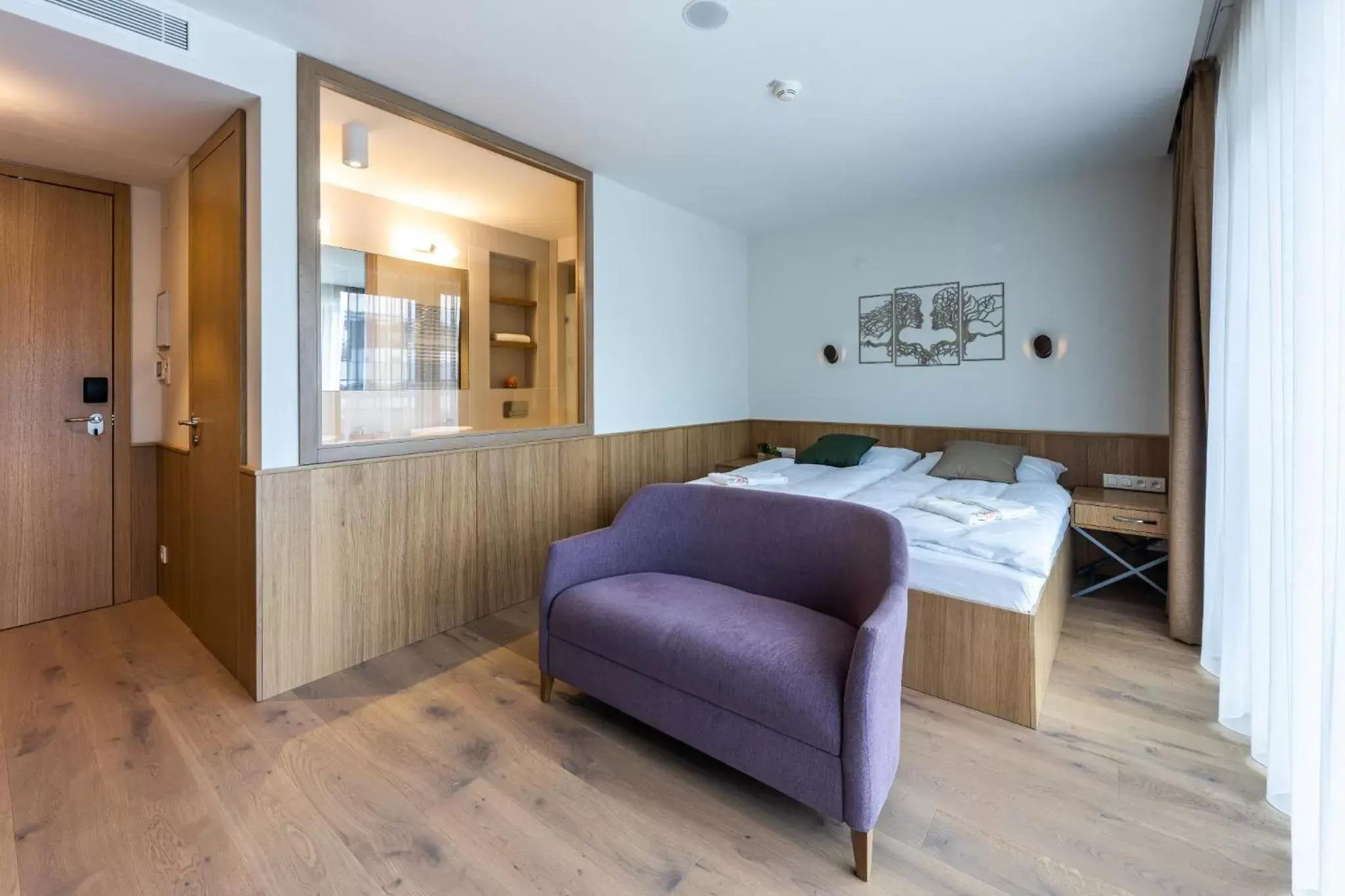 Double Room with Private Bathroom in RAJ zdravia Double Room with Private Bathroom in RAJ zdravia