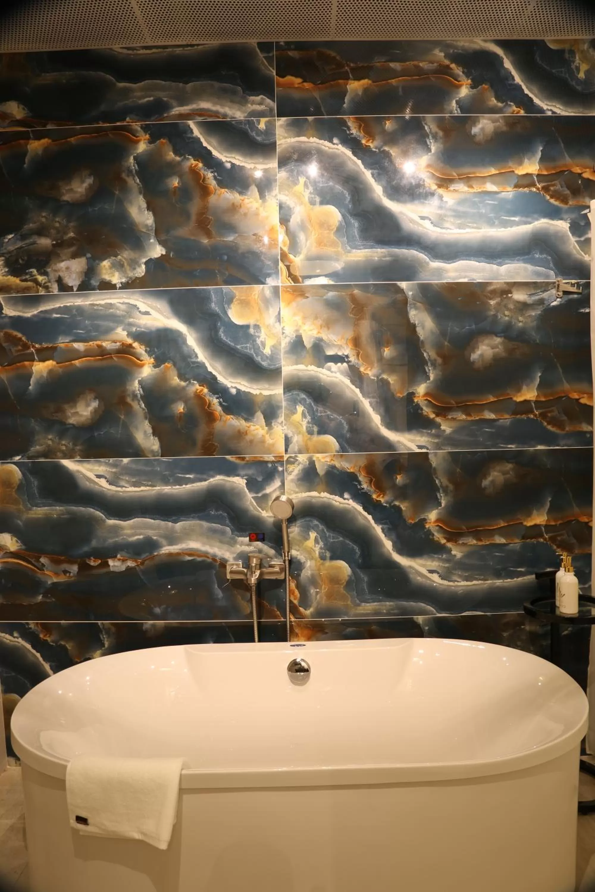 Bathroom in THE QUEENDOR BOUTIQUE HOTEL