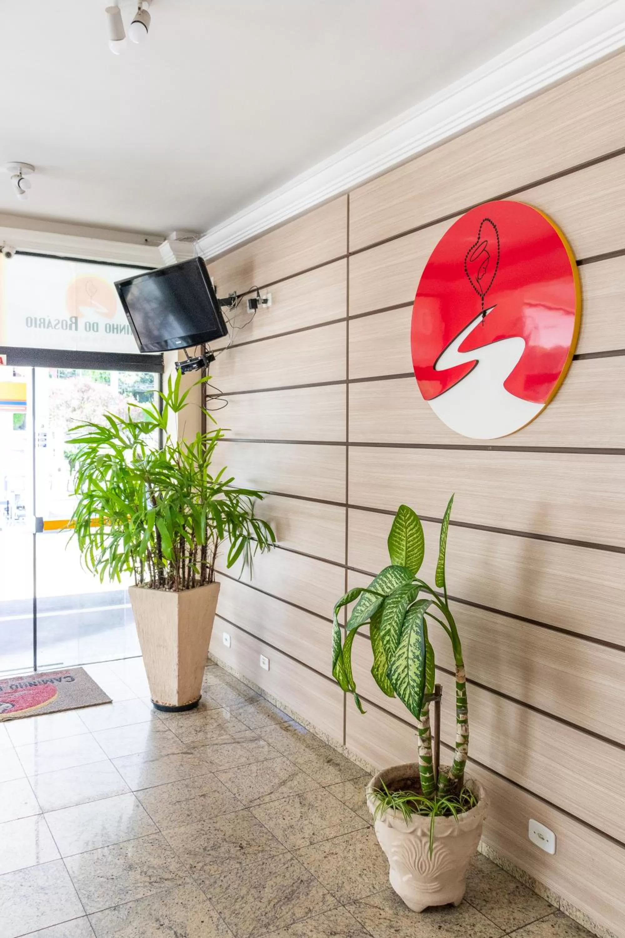 TV and multimedia in Hotel Caminho do Rosário