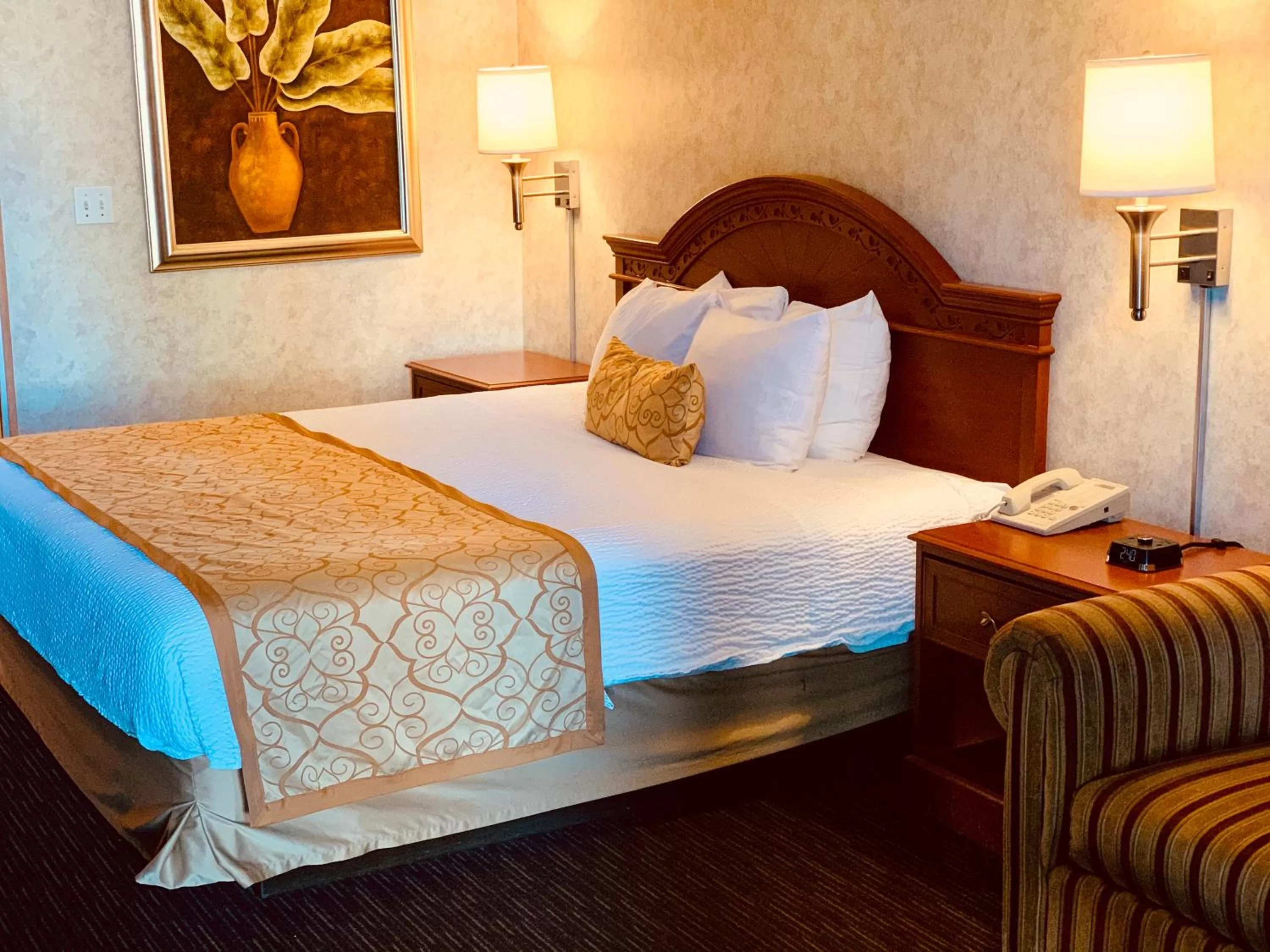 Bed in St. George Inn and Suites