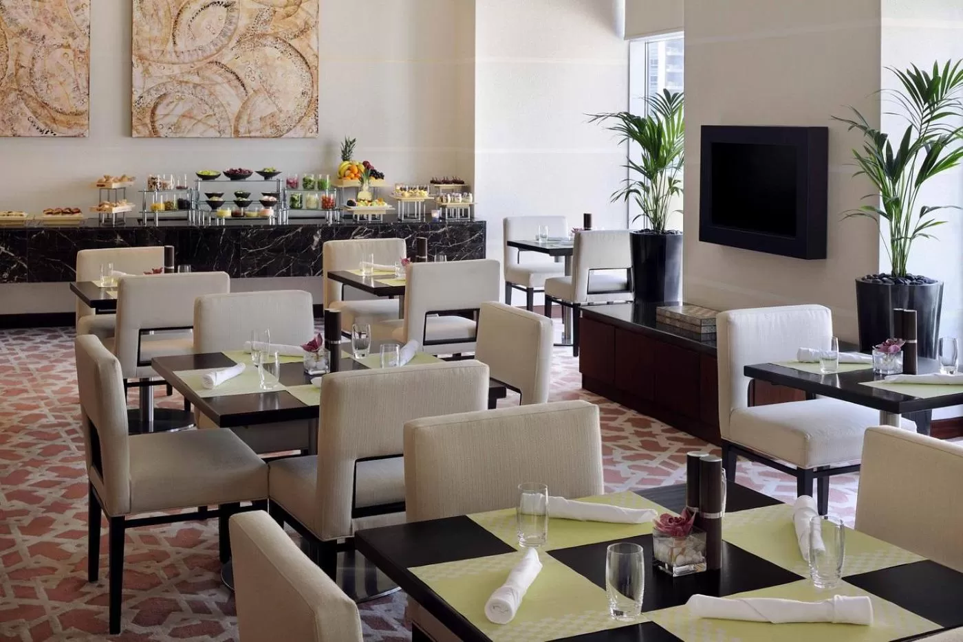 Restaurant/places to eat in Emaar Residences Dubai Marina by Qstay - formerly Address Dubai Marina