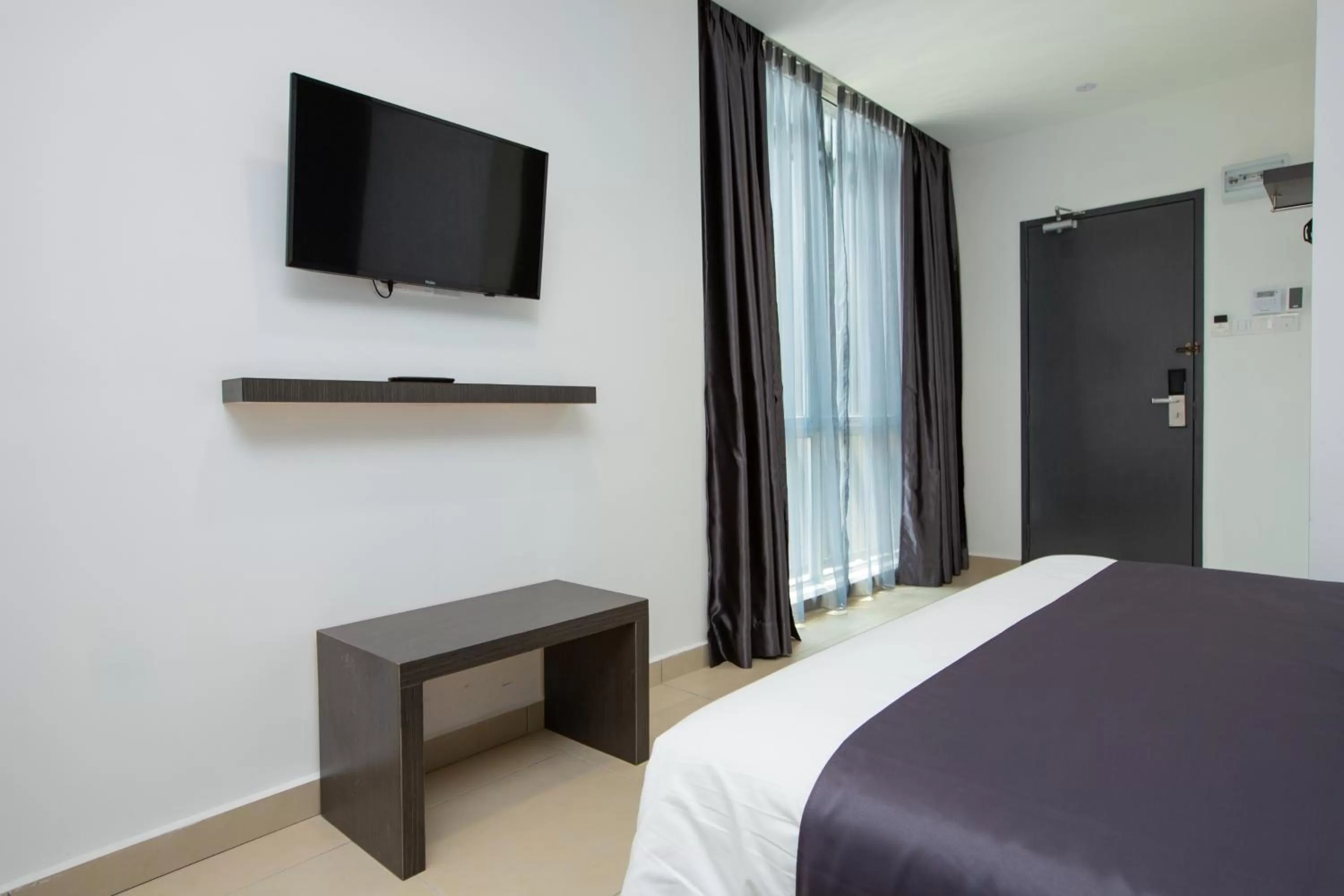 Bed in 1 Hotel Signature