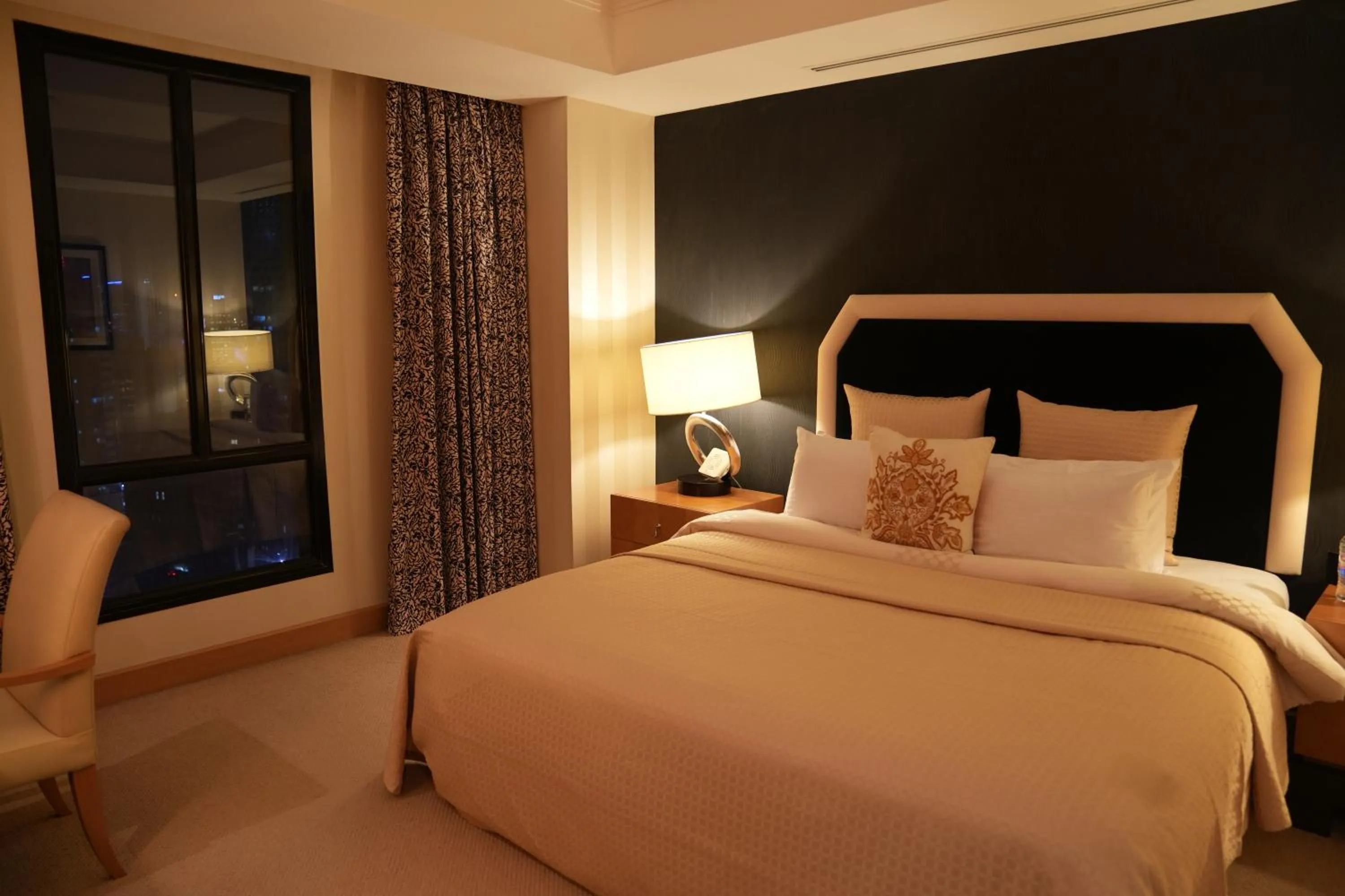 Bed in Millennium Central Kuwait Downtown