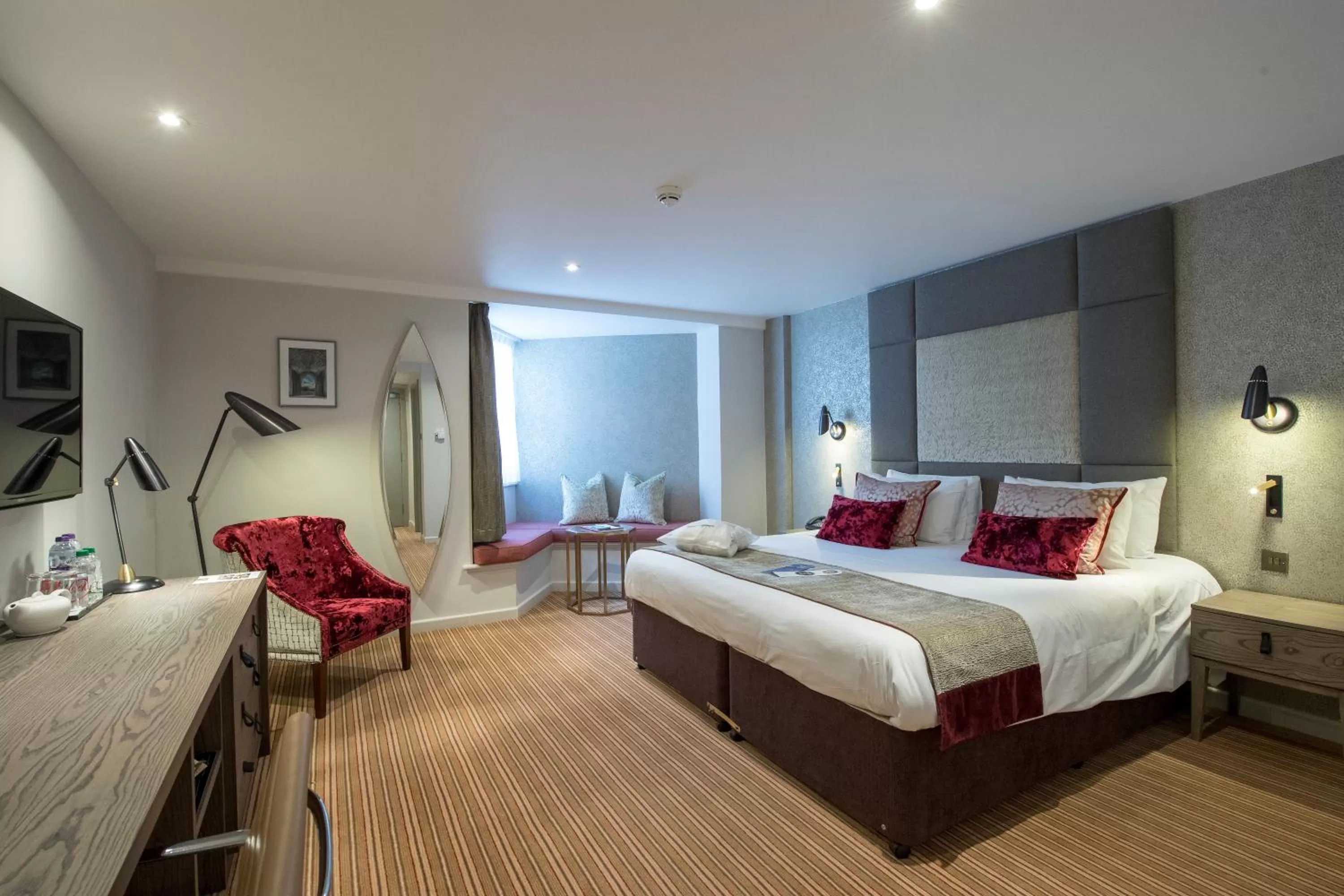 Bedroom, Bed in Gonville Hotel