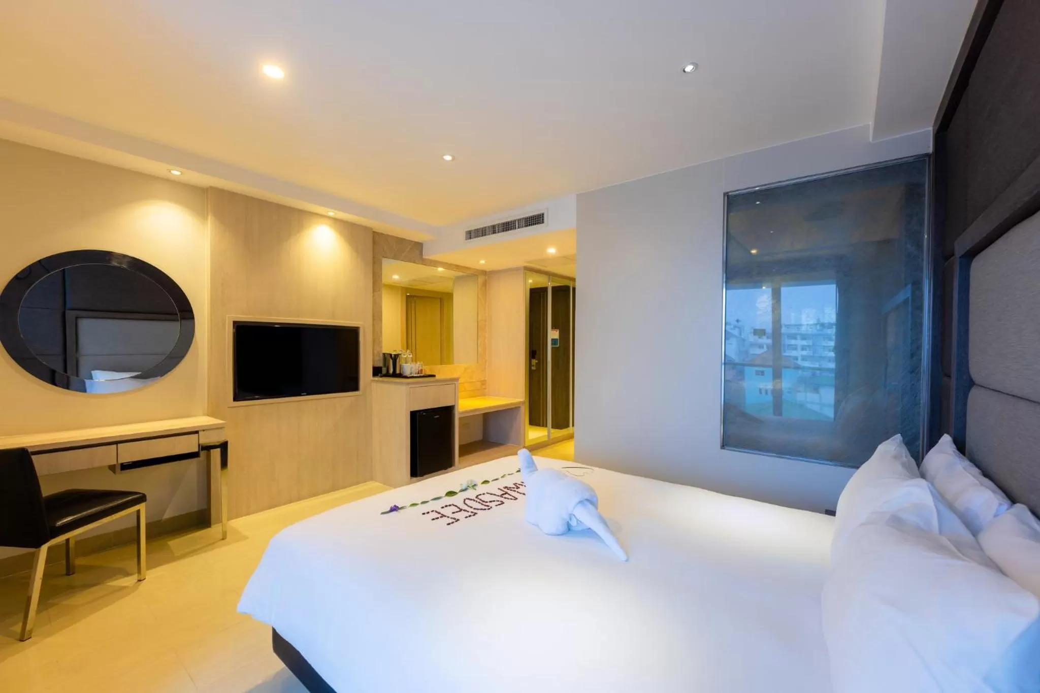 Photo of the whole room, Bed in Shilat Avenue Pattaya
