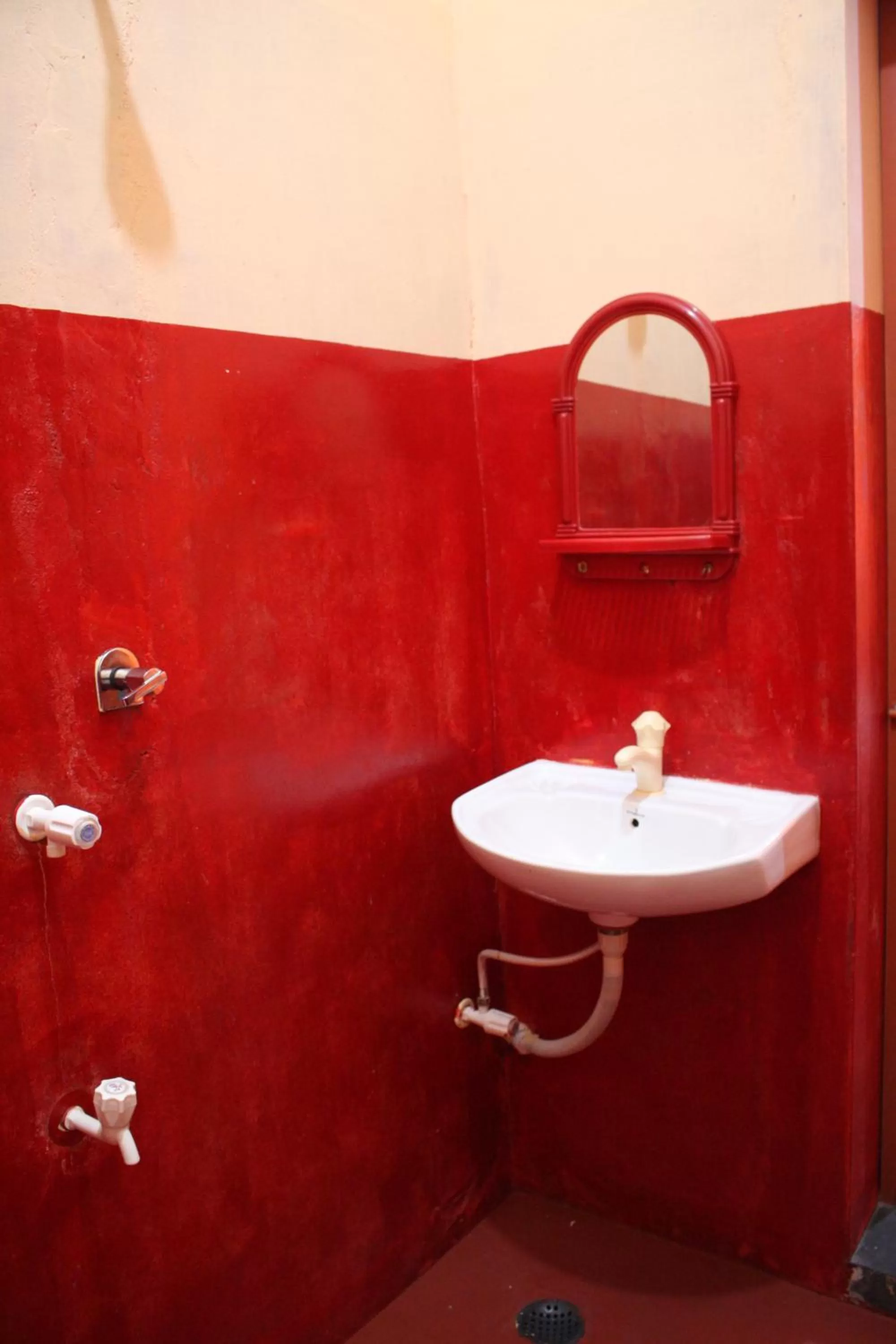 Bathroom in Sukriti beach Resort