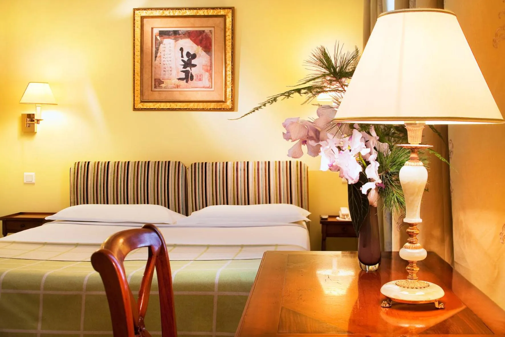 Photo of the whole room in Le Relais Saint Honoré