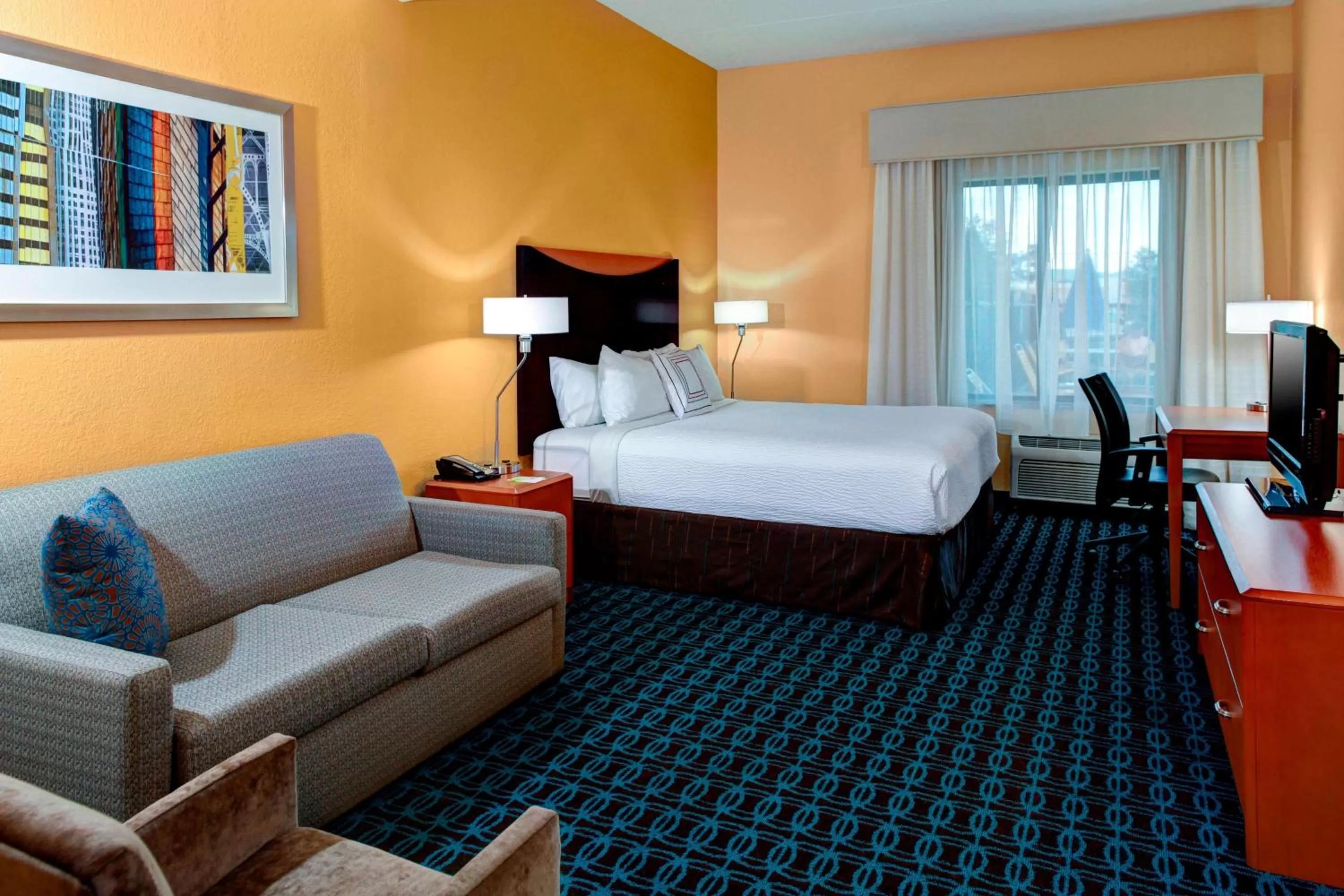 Photo of the whole room, Bed in Fairfield by Marriott Inn & Suites Anniston Oxford