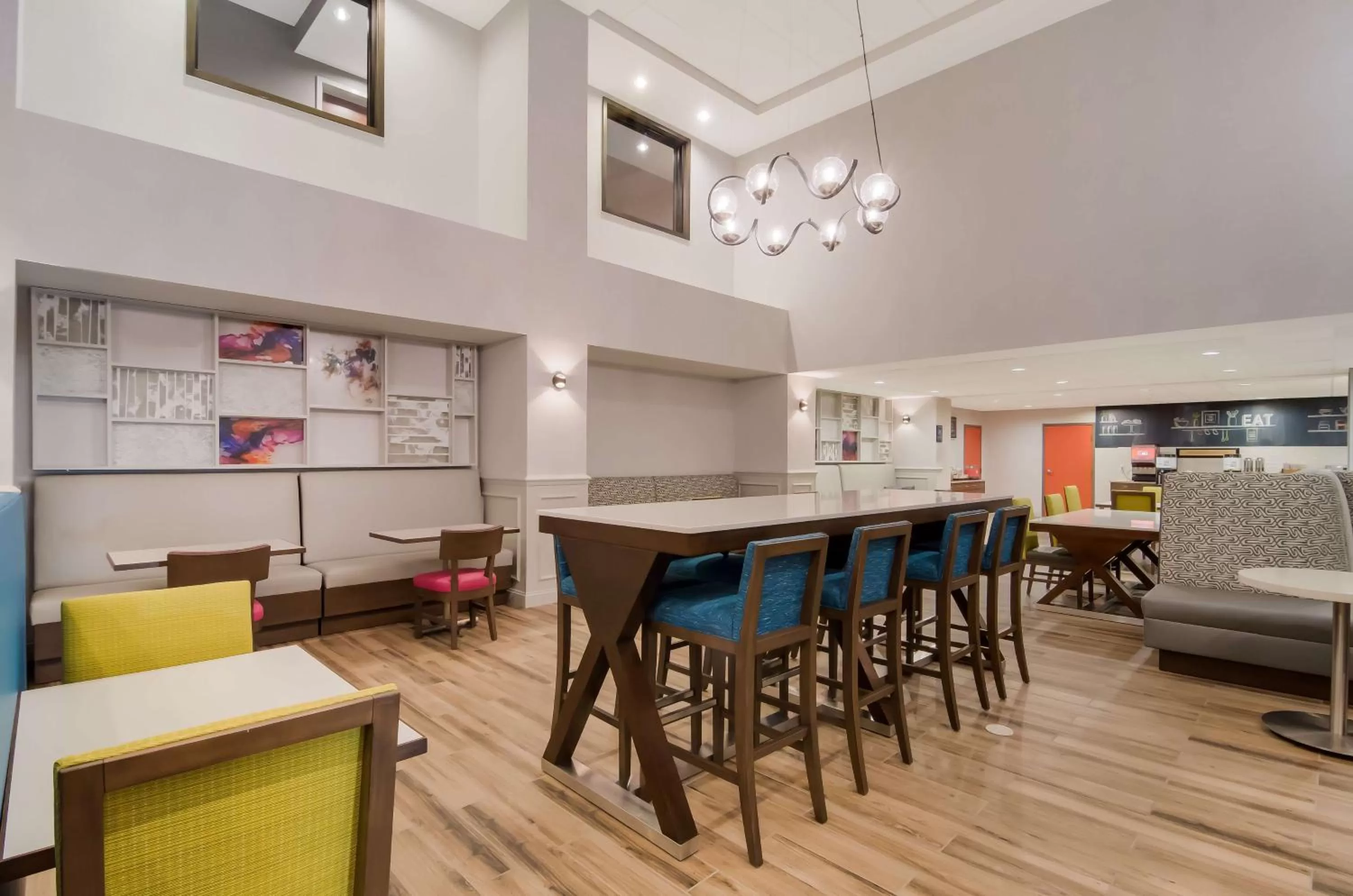 Breakfast in Hampton Inn Wilson Downtown