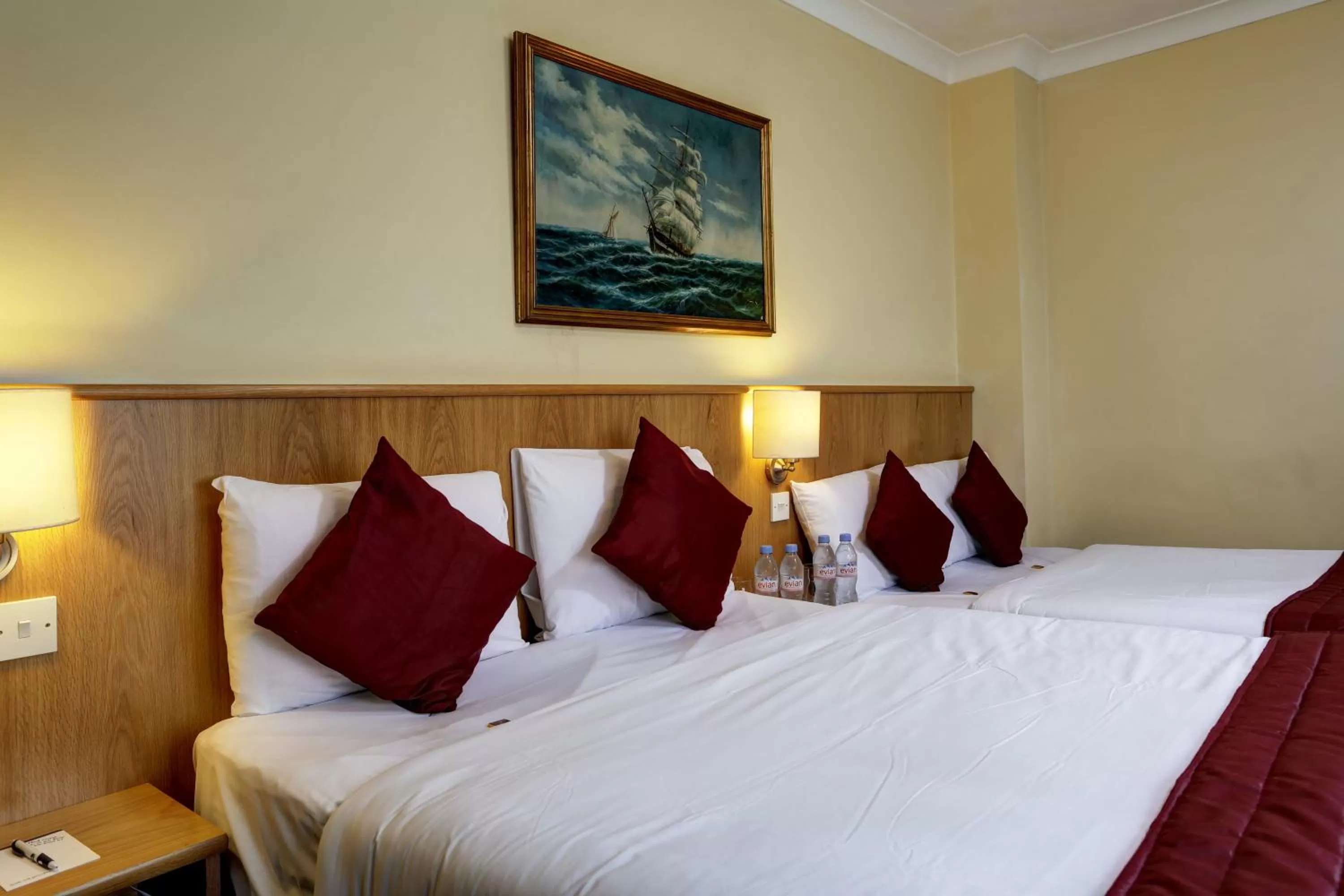 Bed in Best Western London Highbury