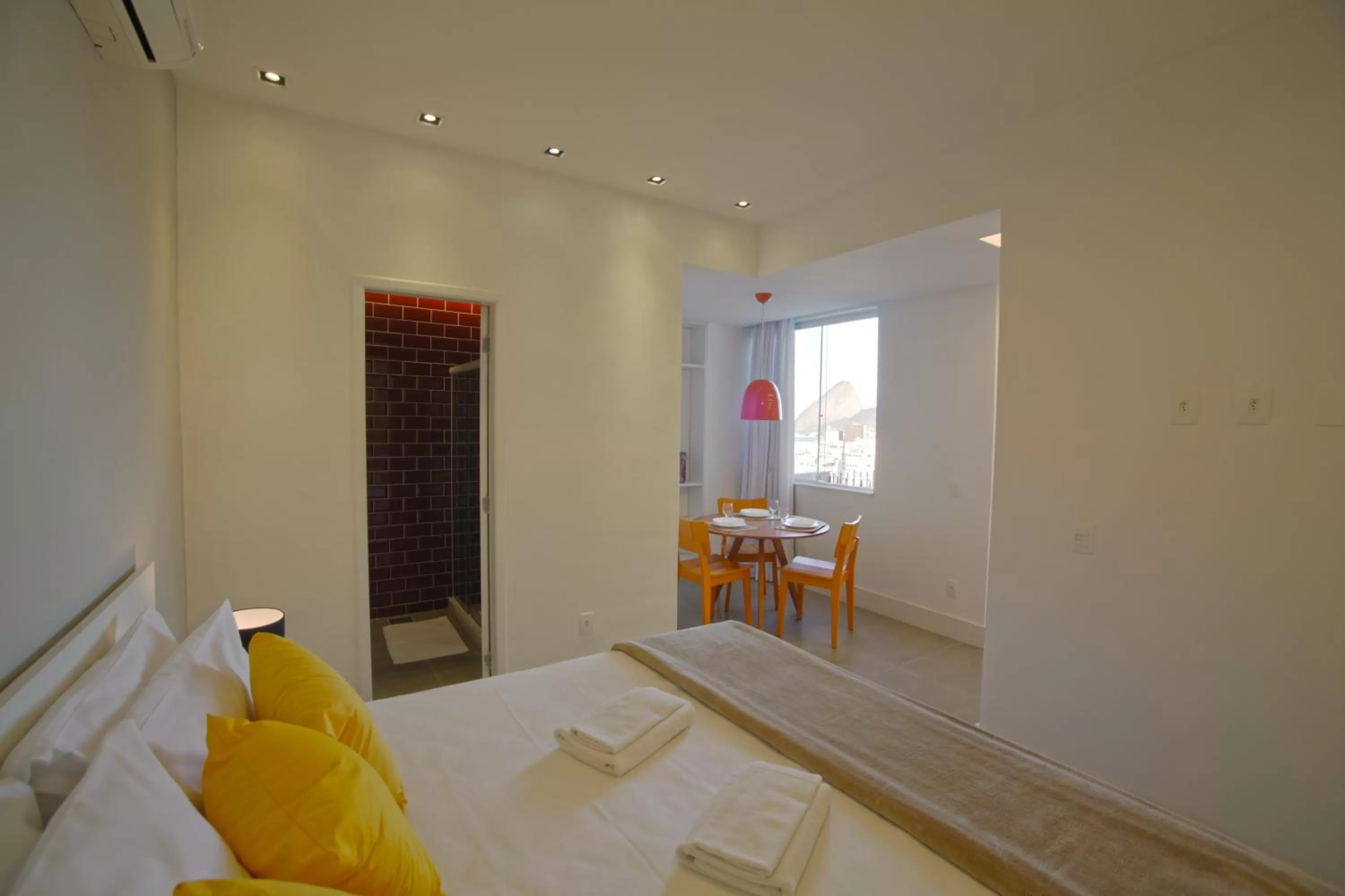 Bathroom, Bed in New Sugar Loft Apartments