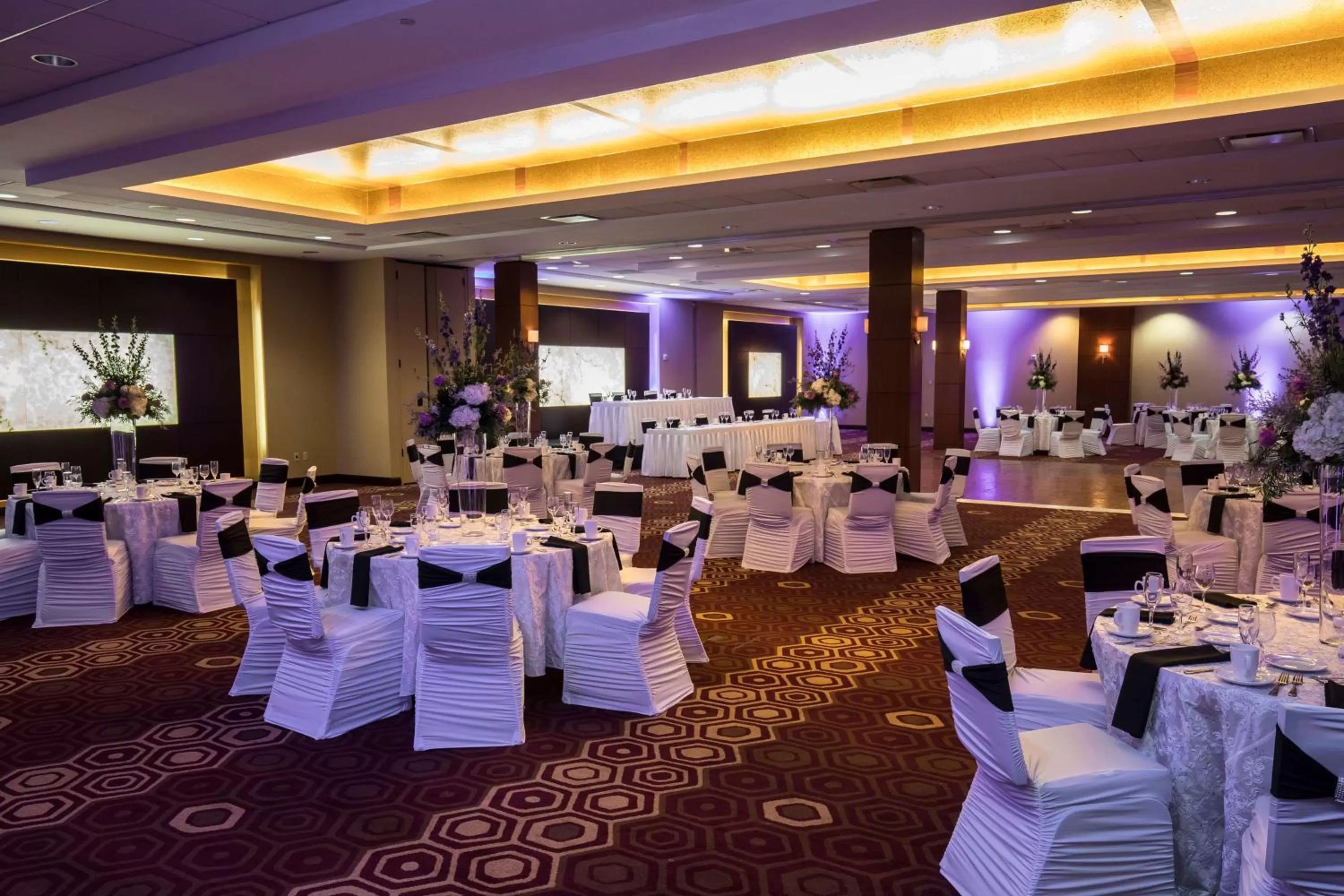 Meeting/conference room in DoubleTree by Hilton Hotel & Suites Pittsburgh Downtown