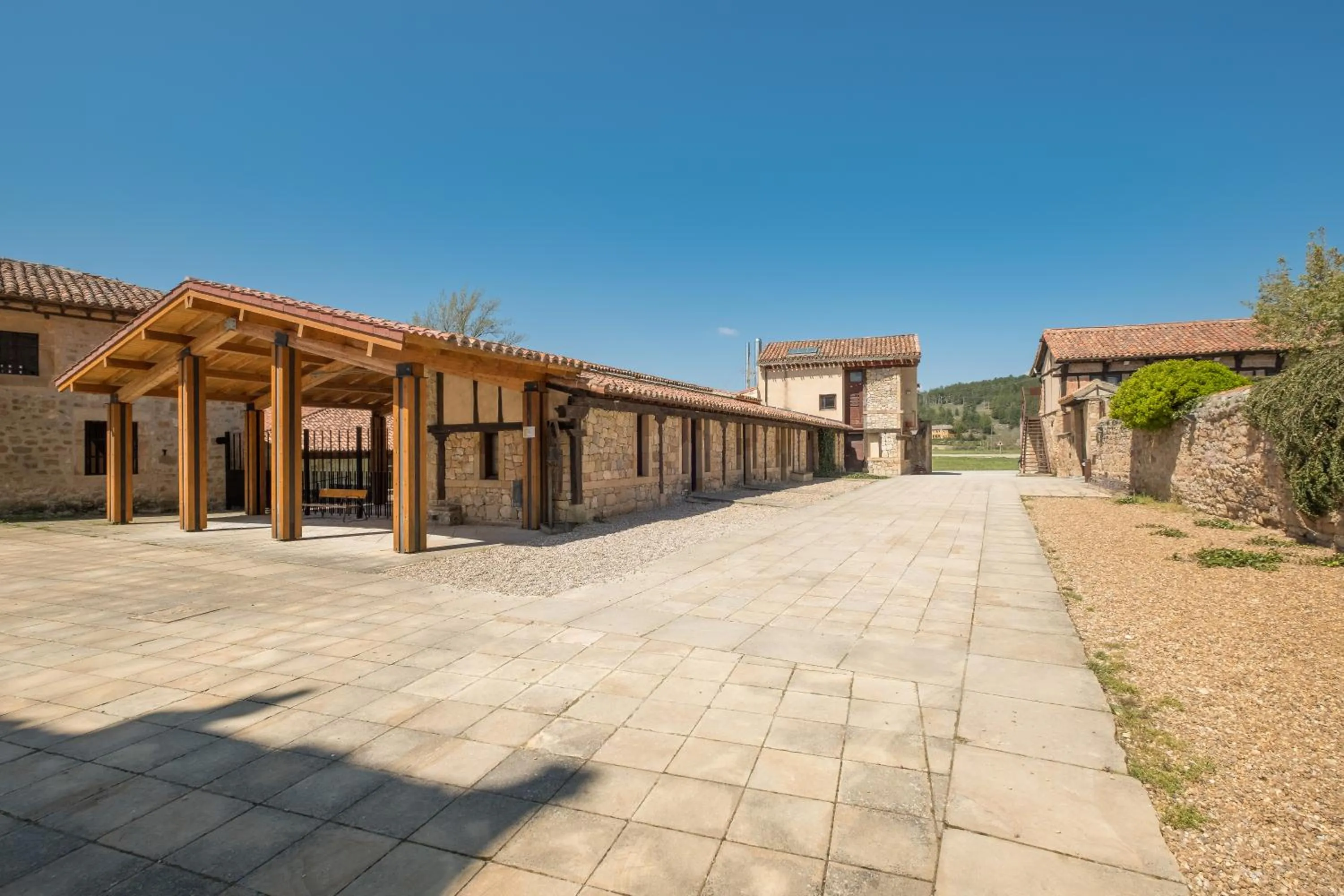 Facade/entrance, Property Building in Hotel Posada Santa Maria la Real