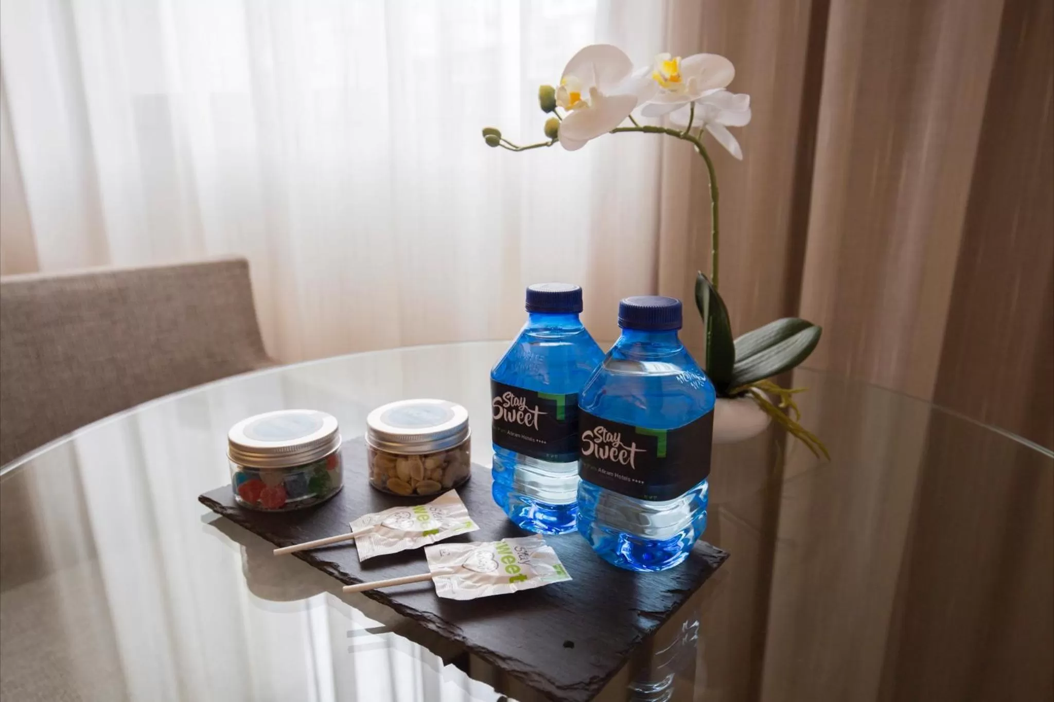 Decorative detail in Yomo Mola Park