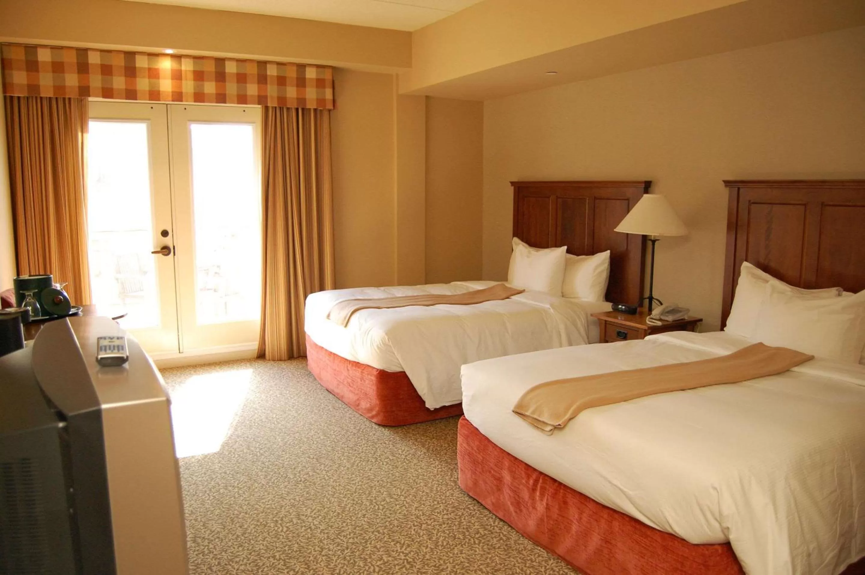 Photo of the whole room, Bed in Calabogie Peaks Hotel, Ascend Hotel Collection