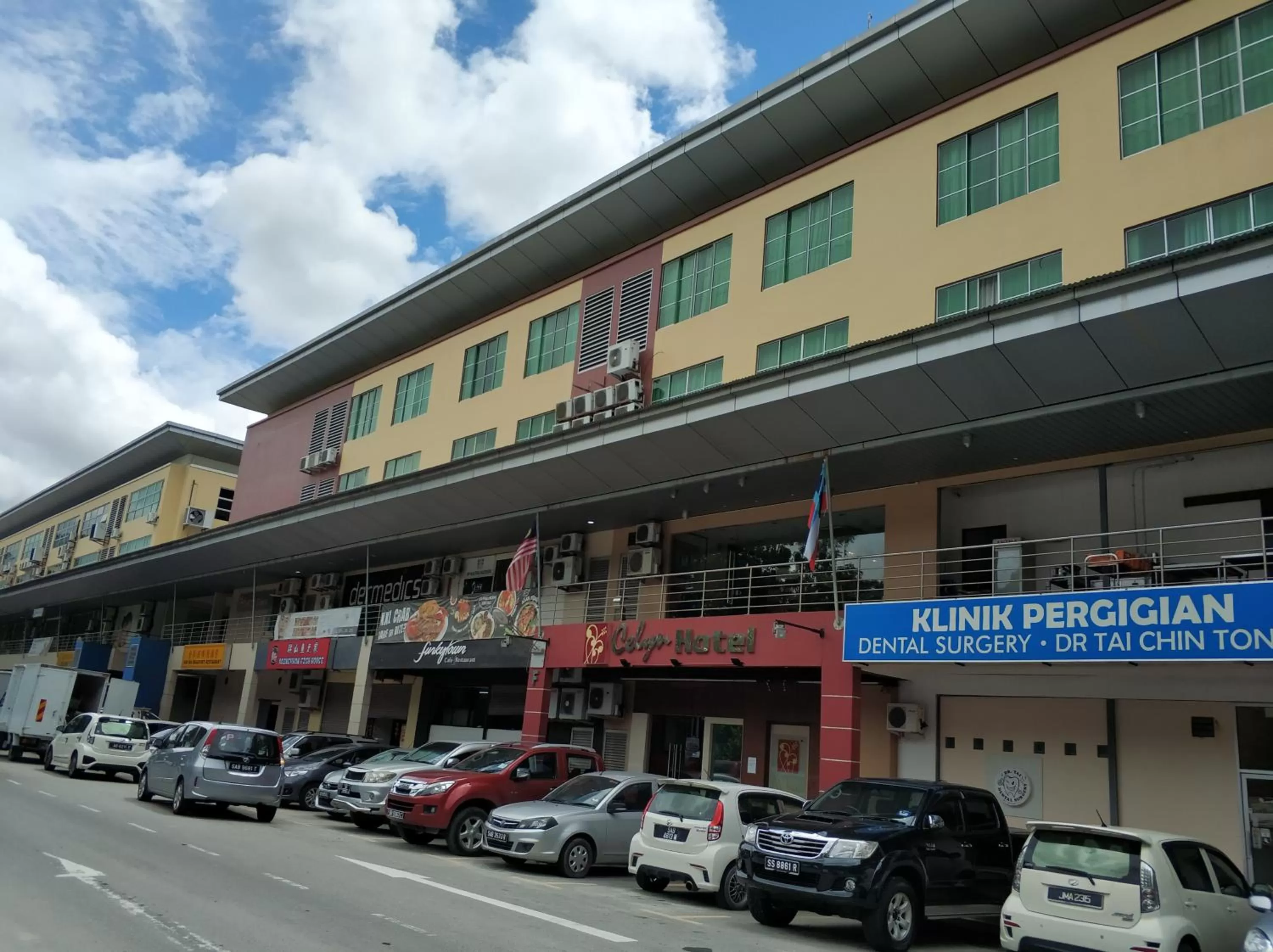 Facade/entrance in Celyn Hotel City Mall