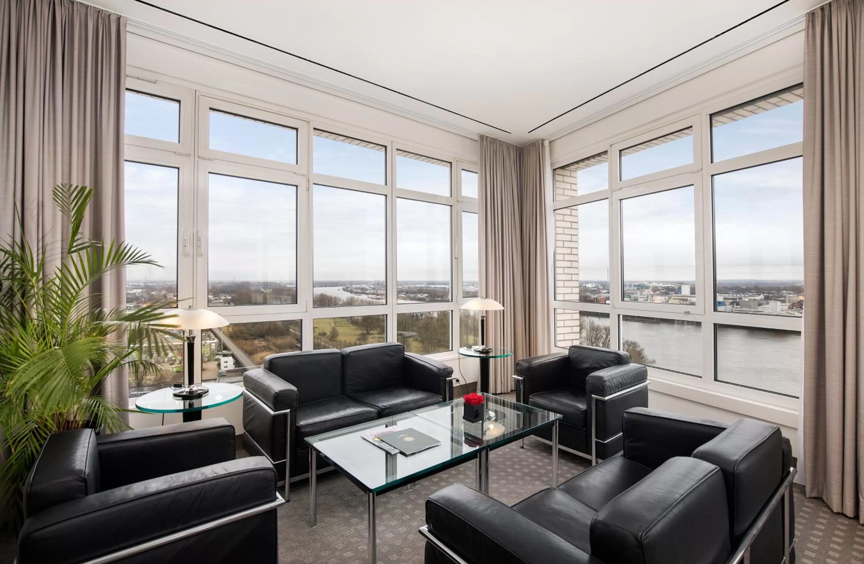 Photo of the whole room in HI Hotel International Hamburg