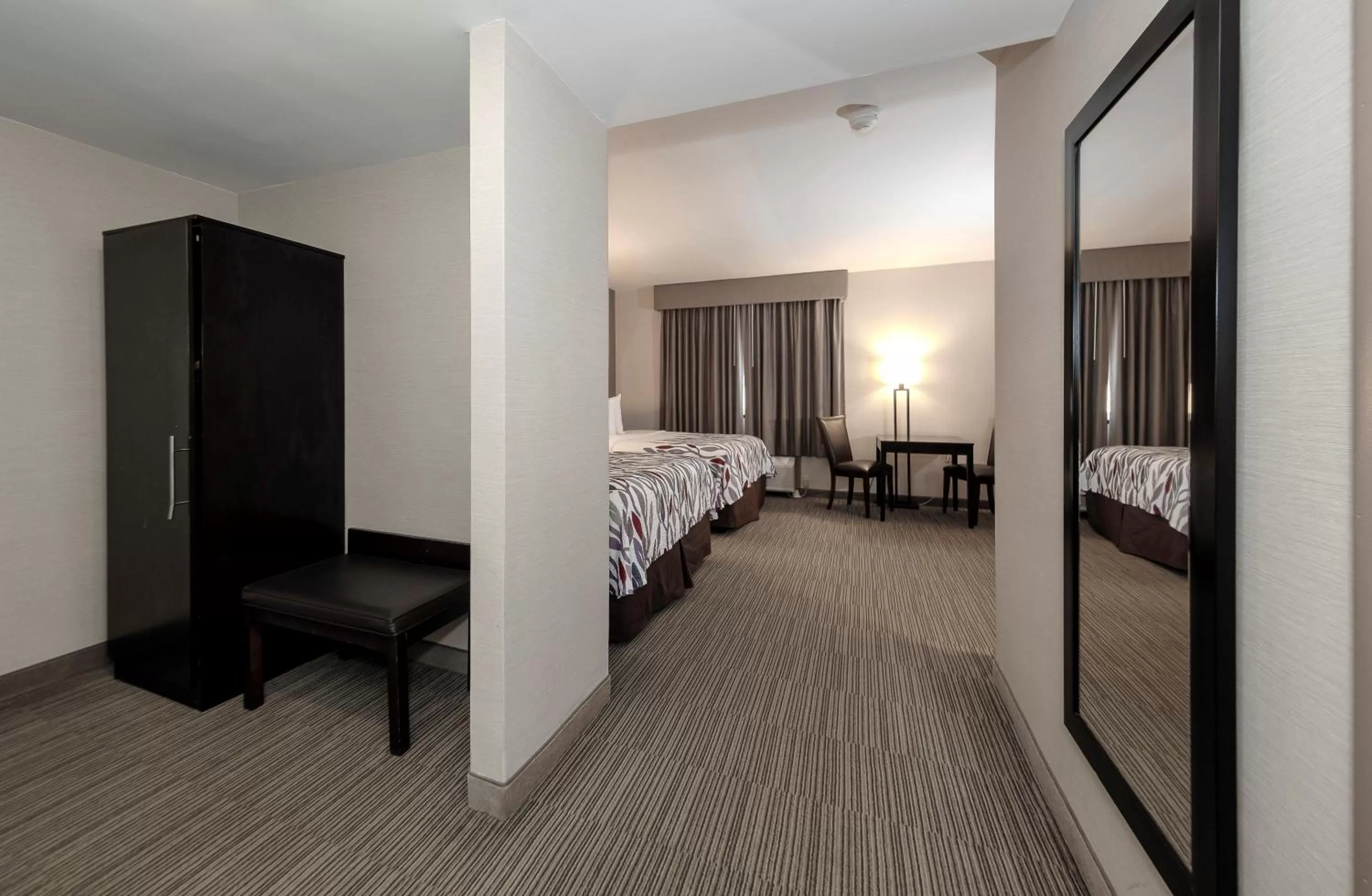 Photo of the whole room, Bed in Red Roof Inn & Suites Newburgh - Stewart Airport West Point