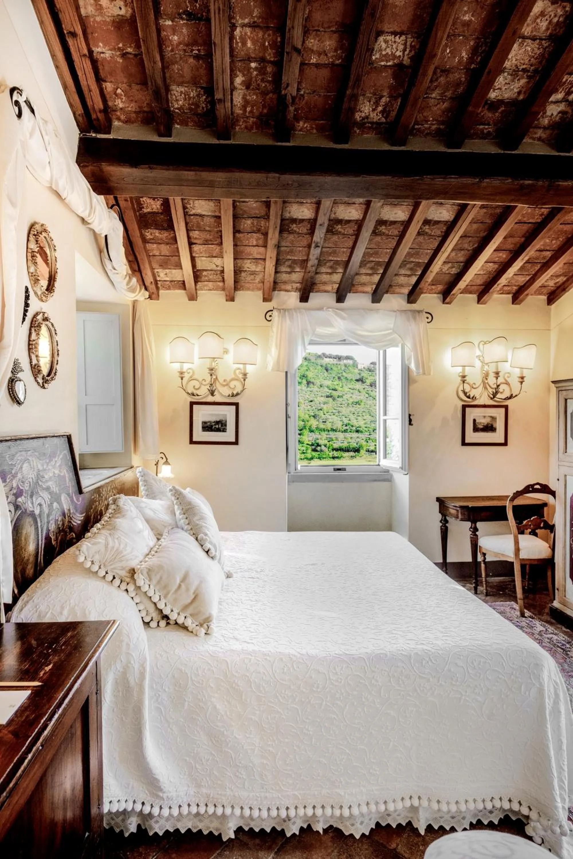 Bedroom, Bed in Il Falconiere Relais & Spa