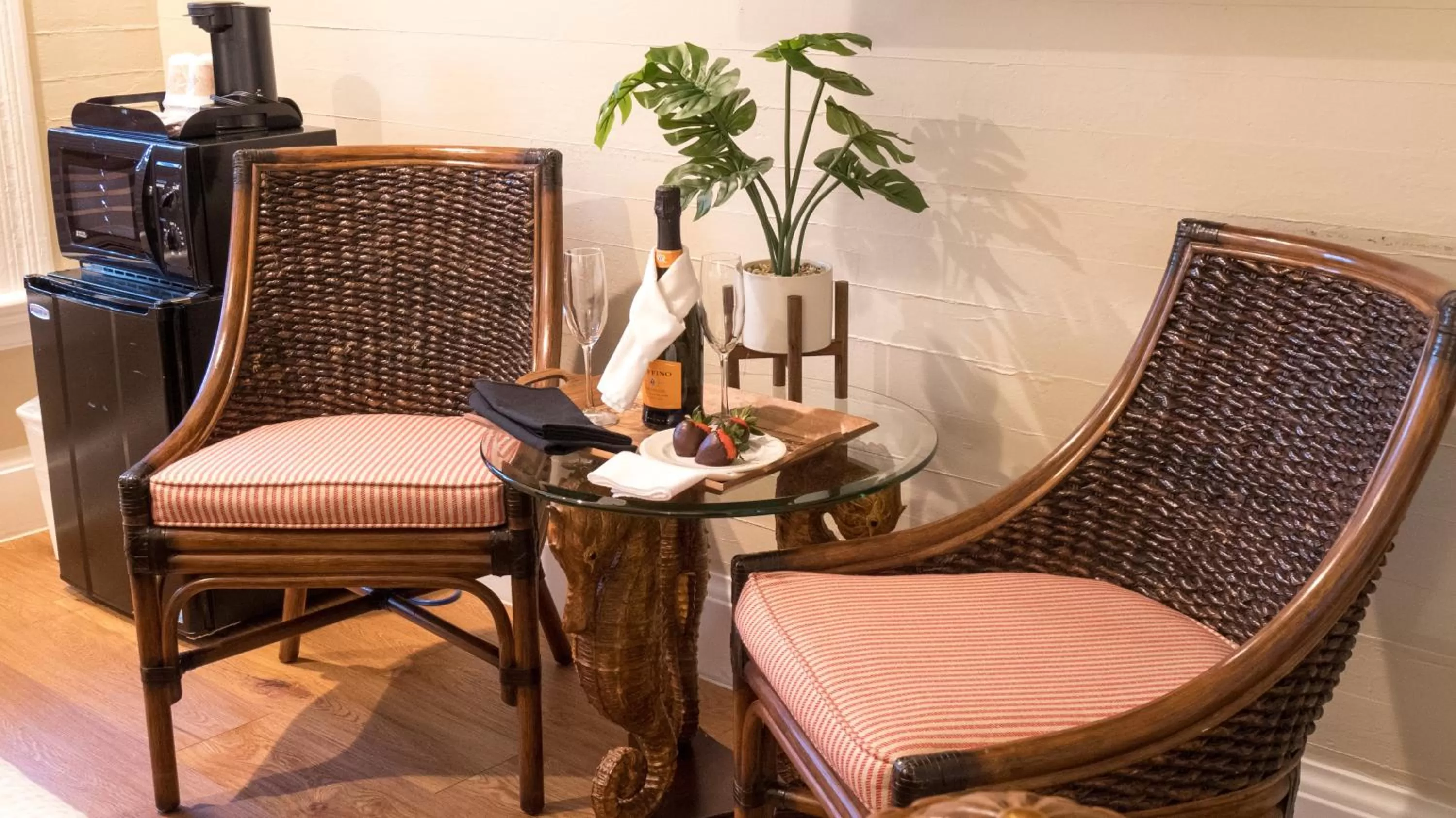 La Pensione Inn - Adult Exclusive