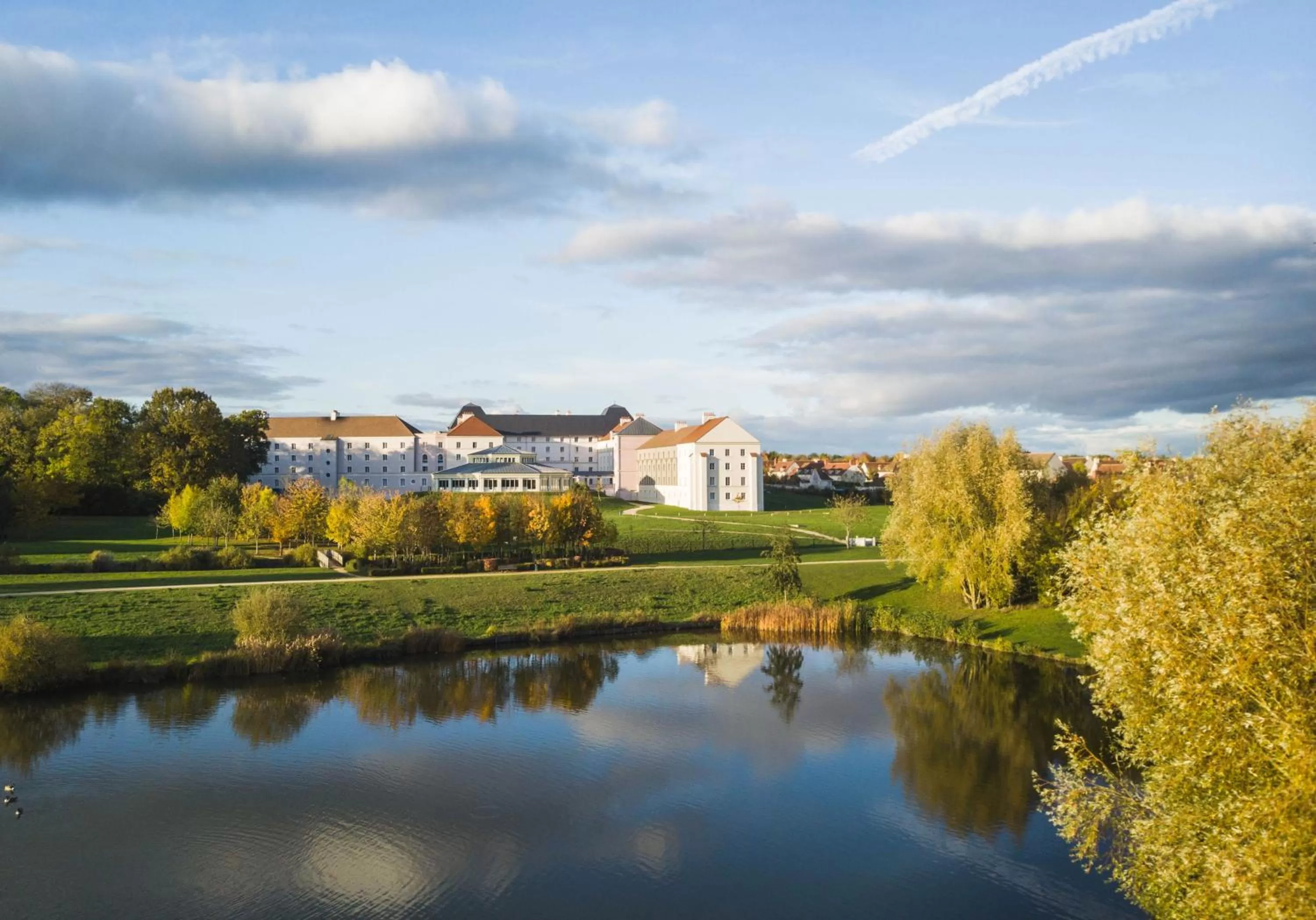Property building in B&B HOTEL près de Disneyland Paris