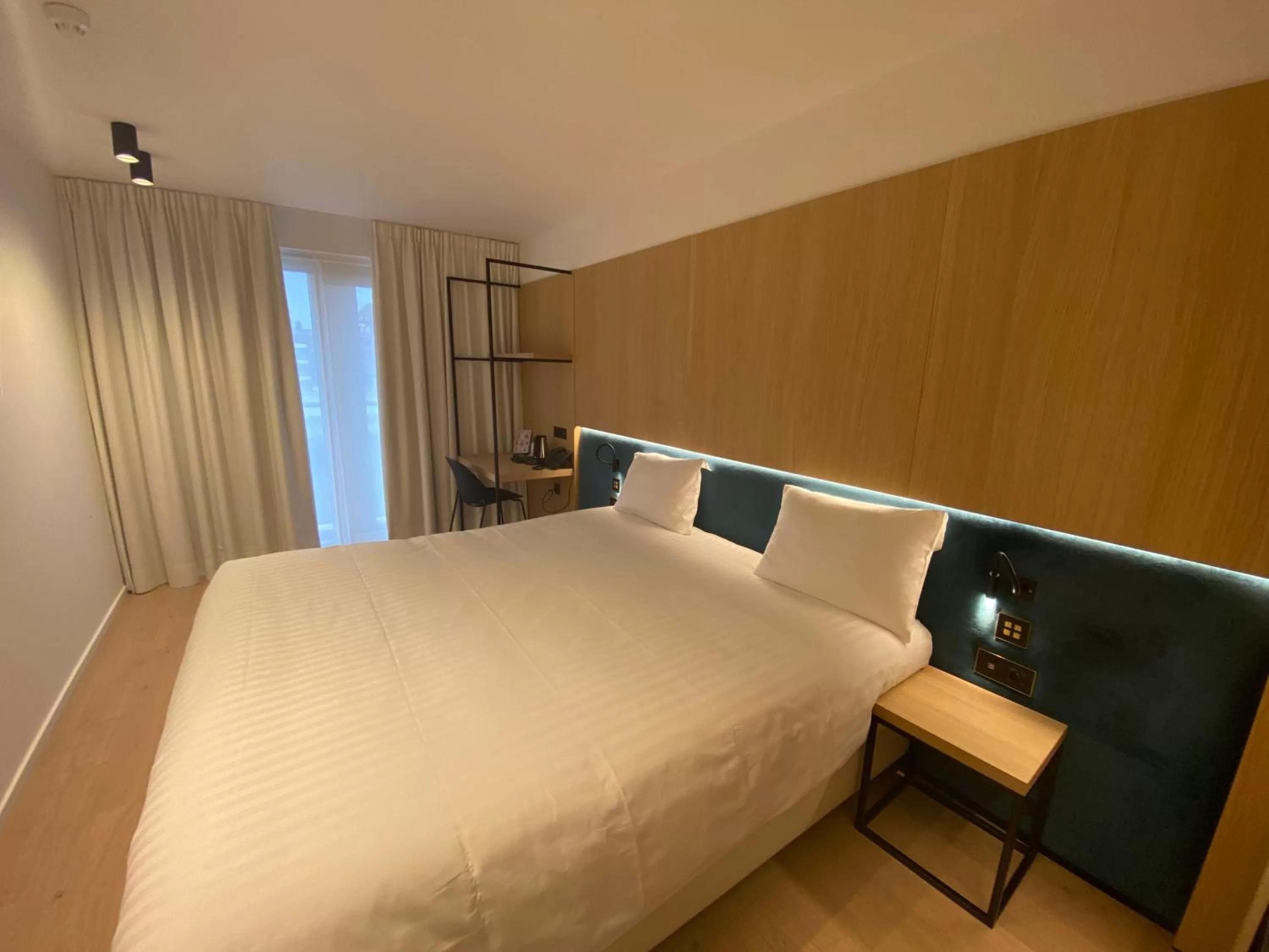 Photo of the whole room, Bed in Parkhotel Roeselare