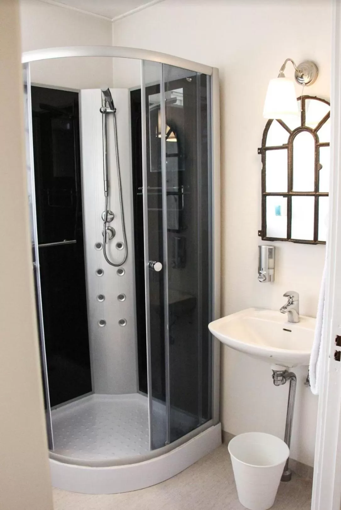 Shower in Krebshuset / Kelz0rdk