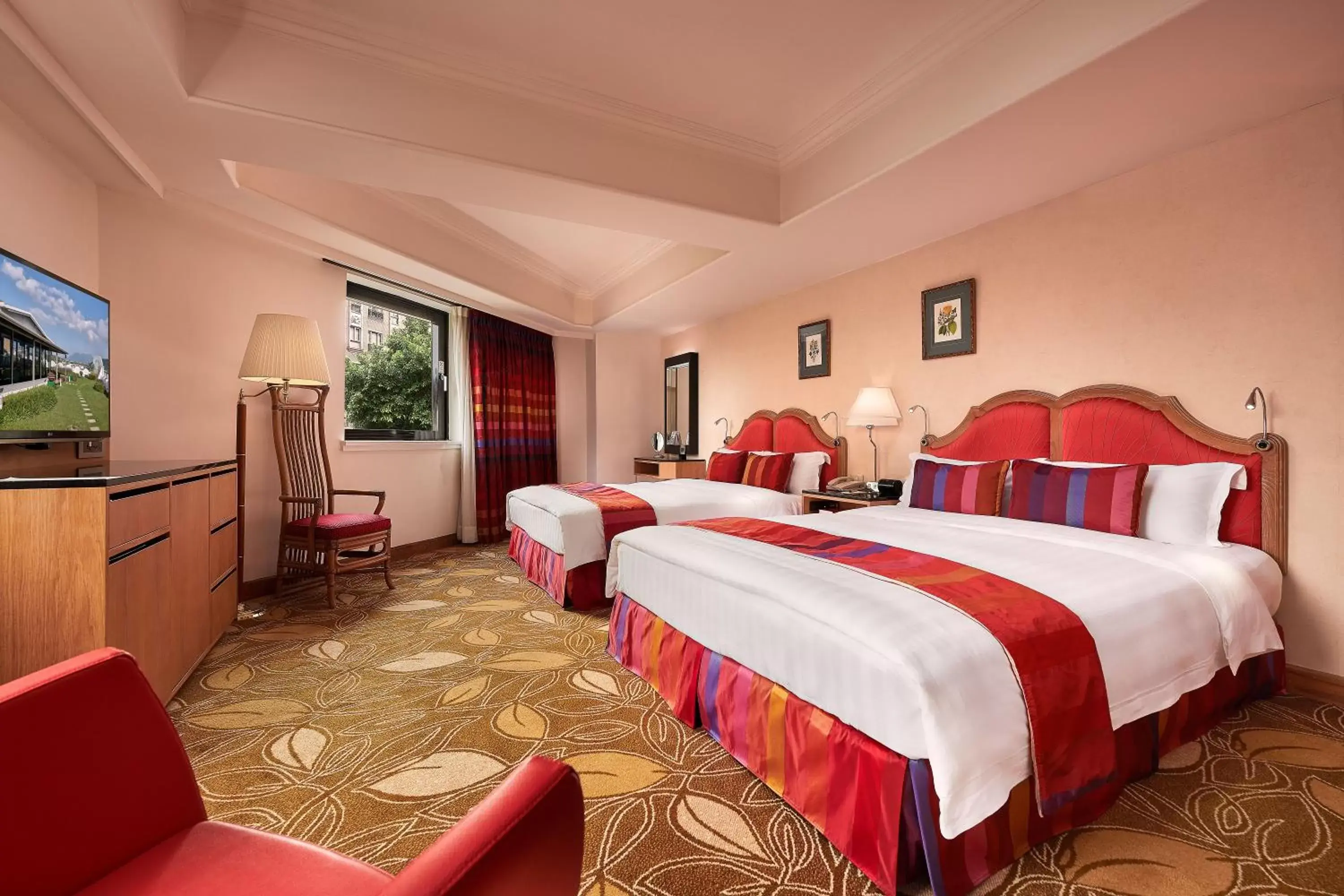 Deluxe Twin Room with Two Queen Beds in The Riviera Hotel Taipei Deluxe Twin Room with Two Queen Beds in The Riviera Hotel Taipei